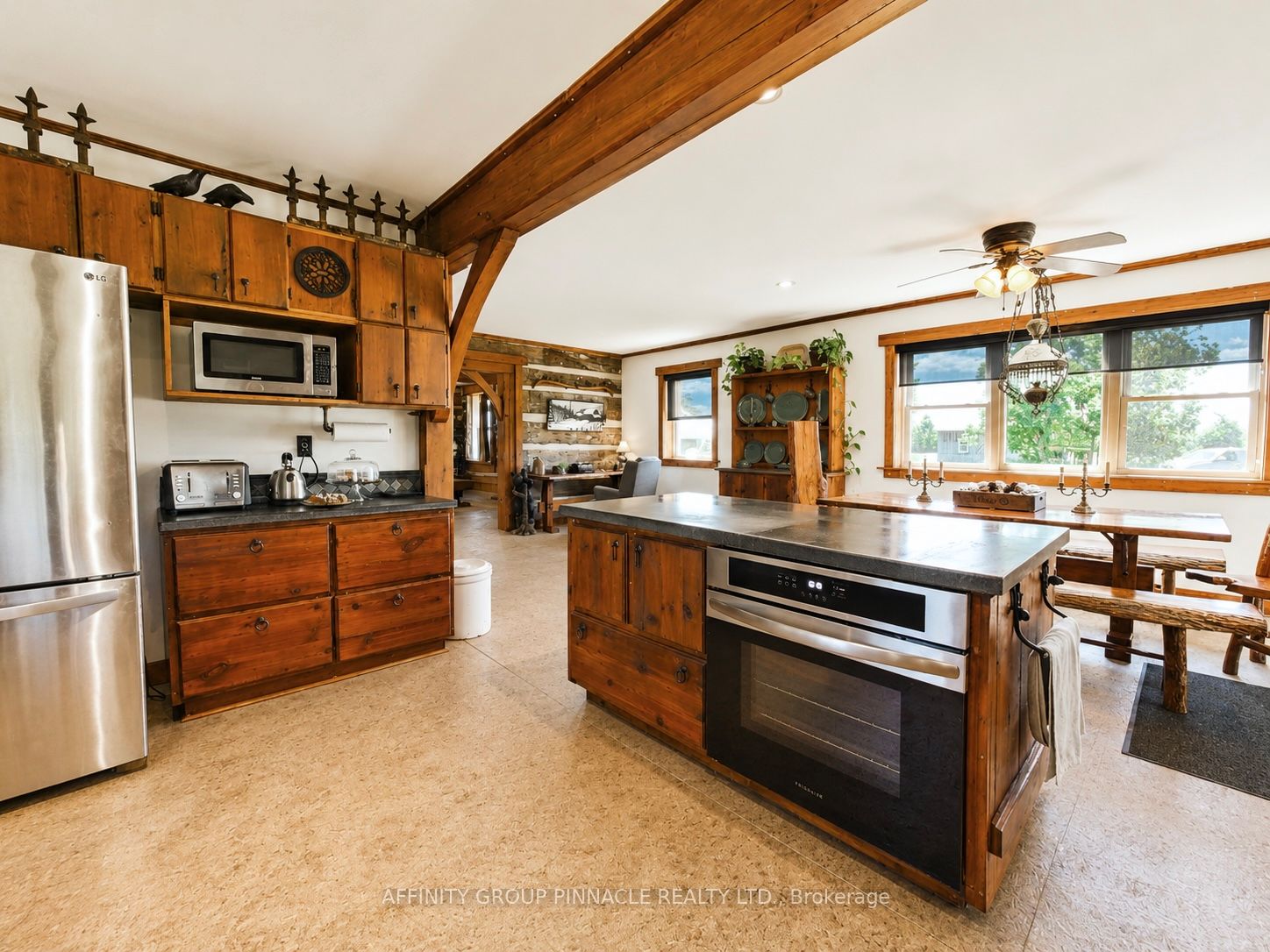 1693 Heights Road Property Photo 11