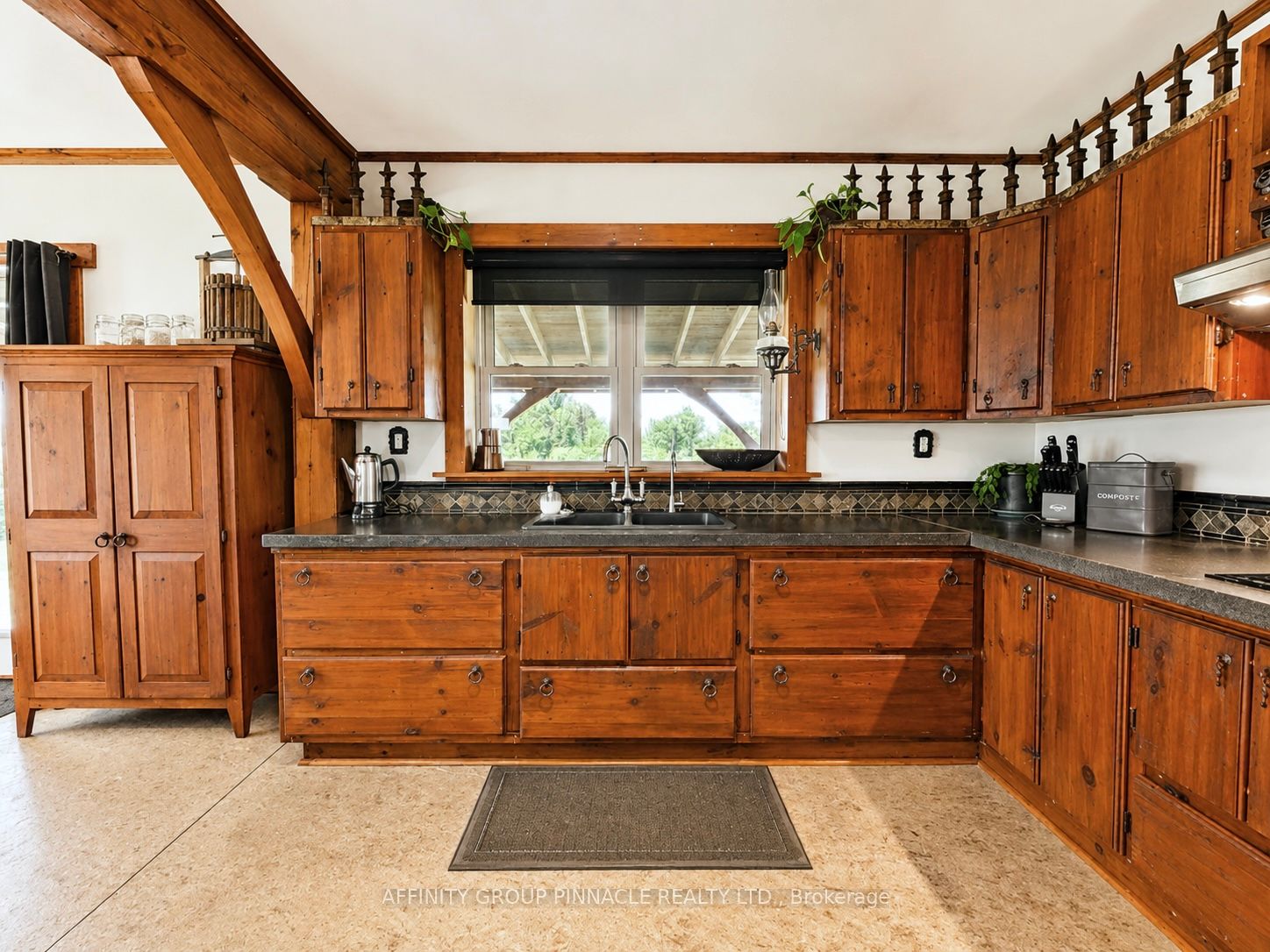 1693 Heights Road Property Photo 13