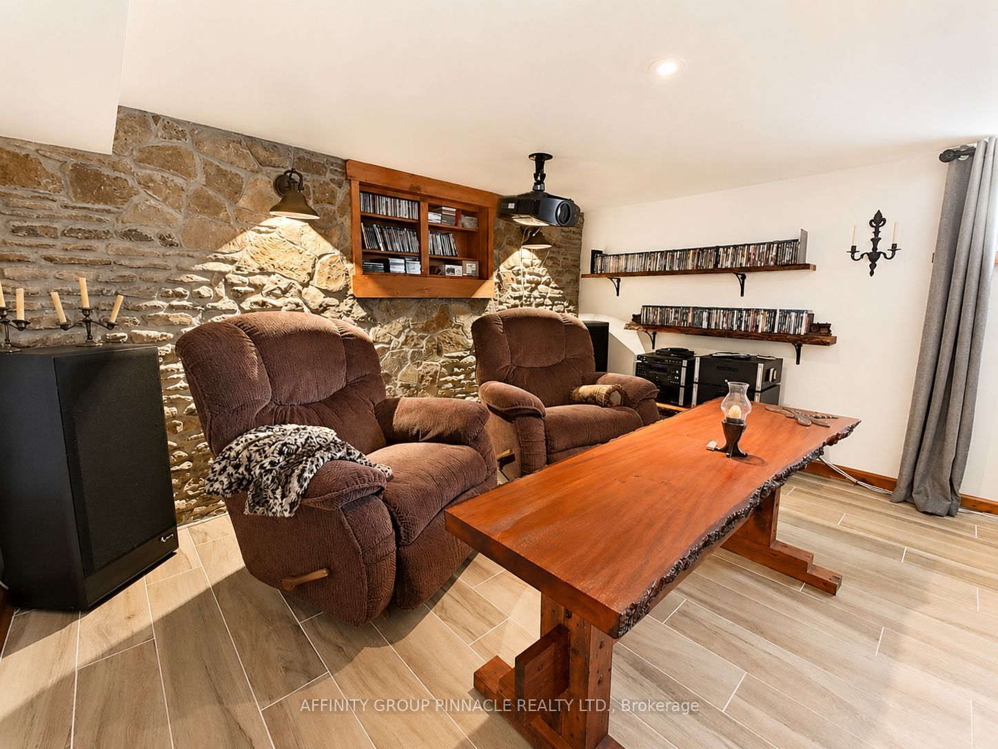 1693 Heights Road Property Photo 32