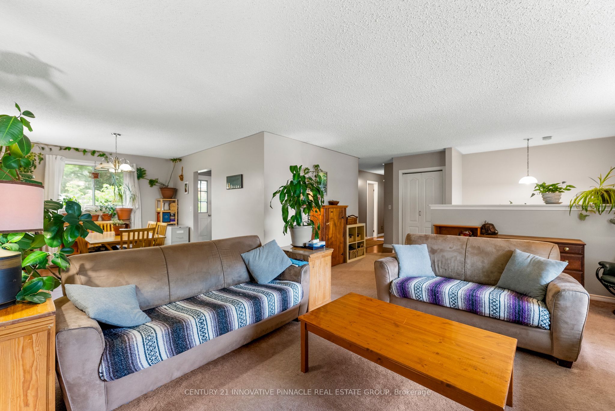 594 Herbert Street E Property Photo 13