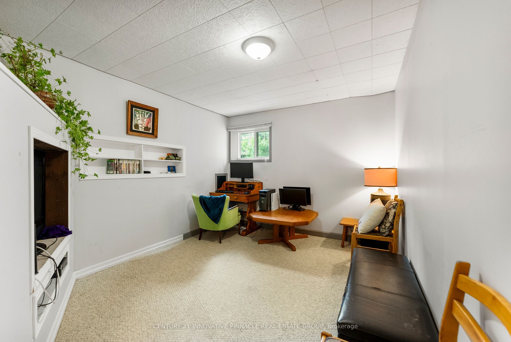 594 Herbert Street E Property Photo 19