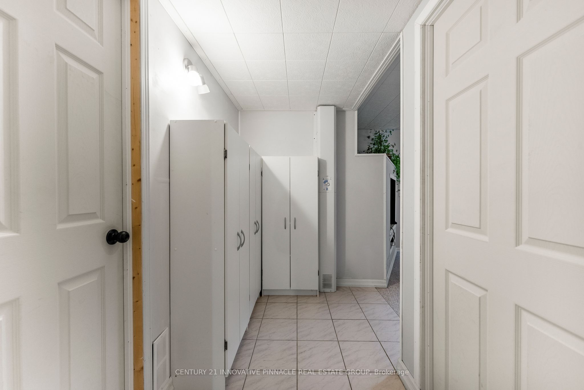 594 Herbert Street E Property Photo 21