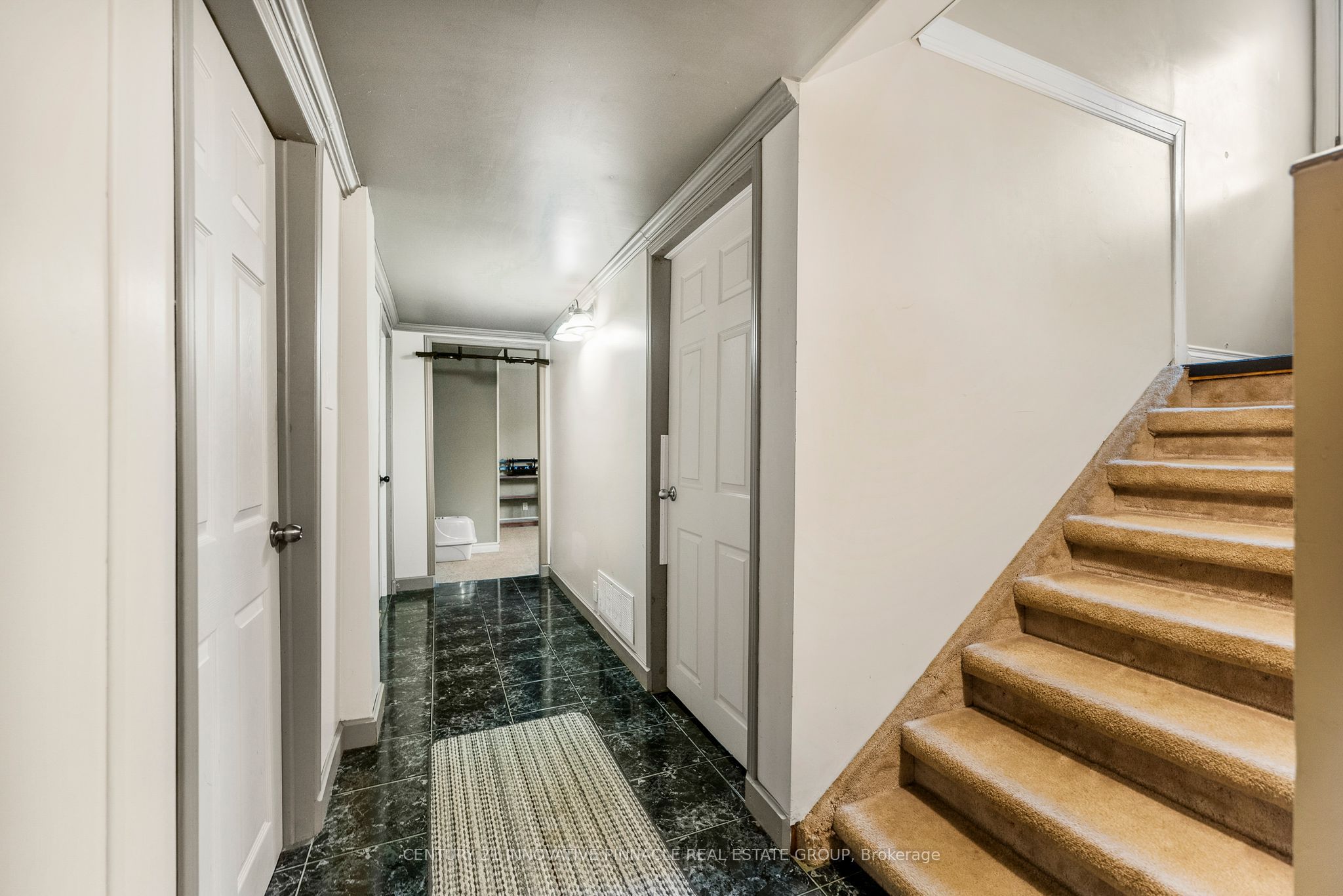 594 Herbert Street E Property Photo 26