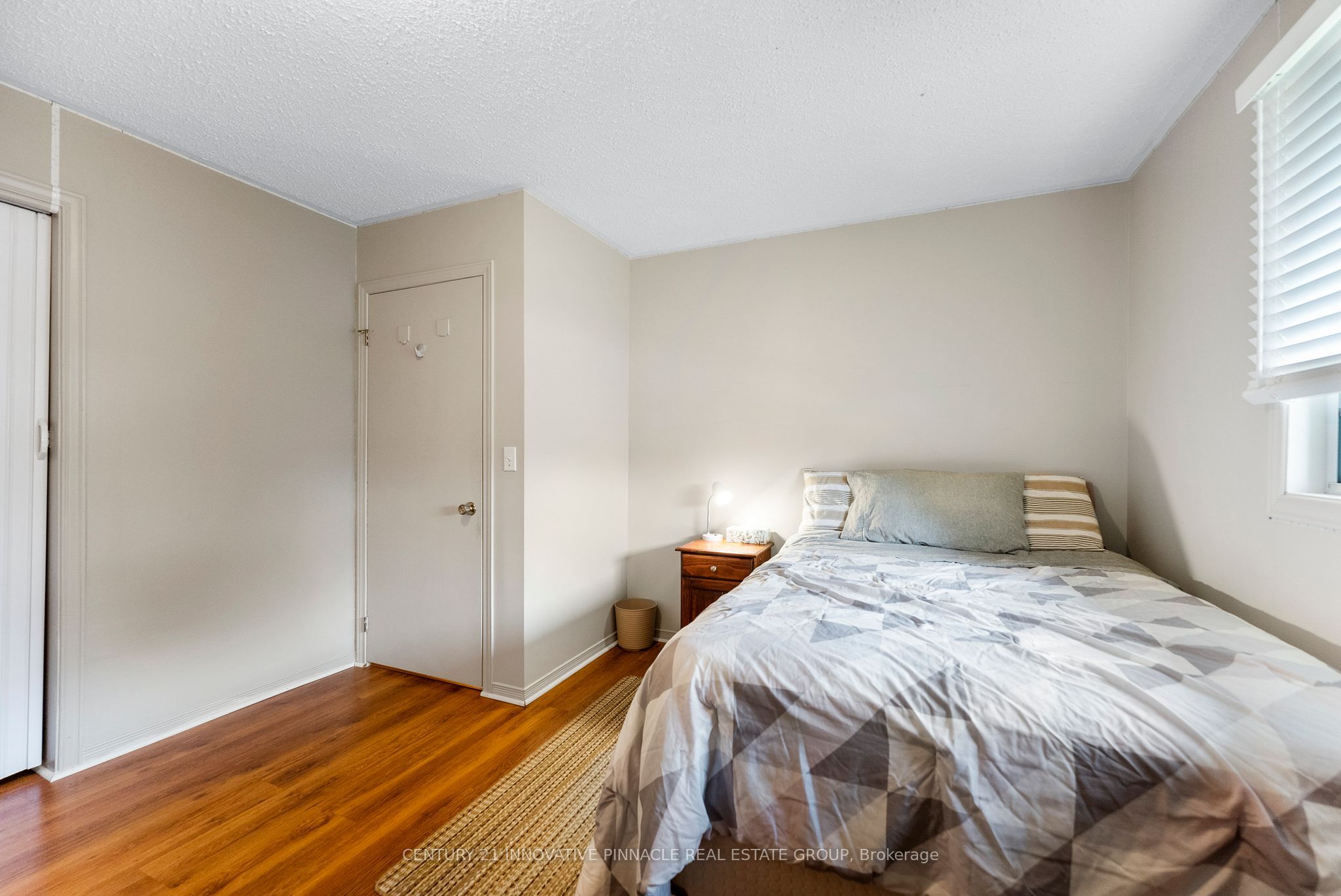 594 Herbert Street E Property Photo 28