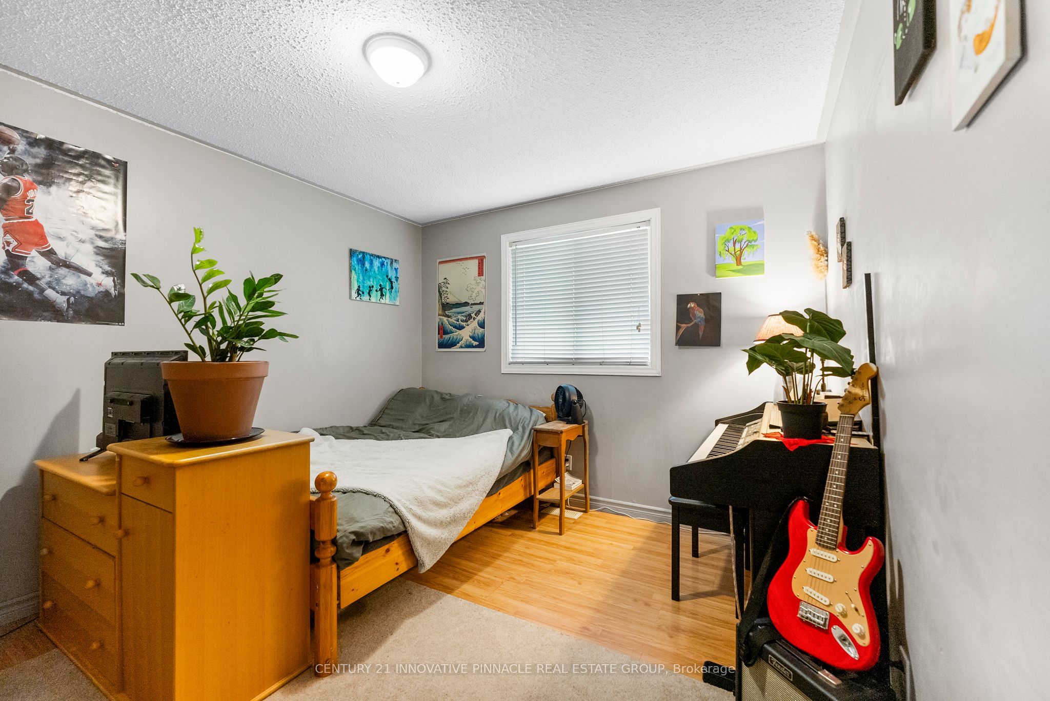 594 Herbert Street E Property Photo 31