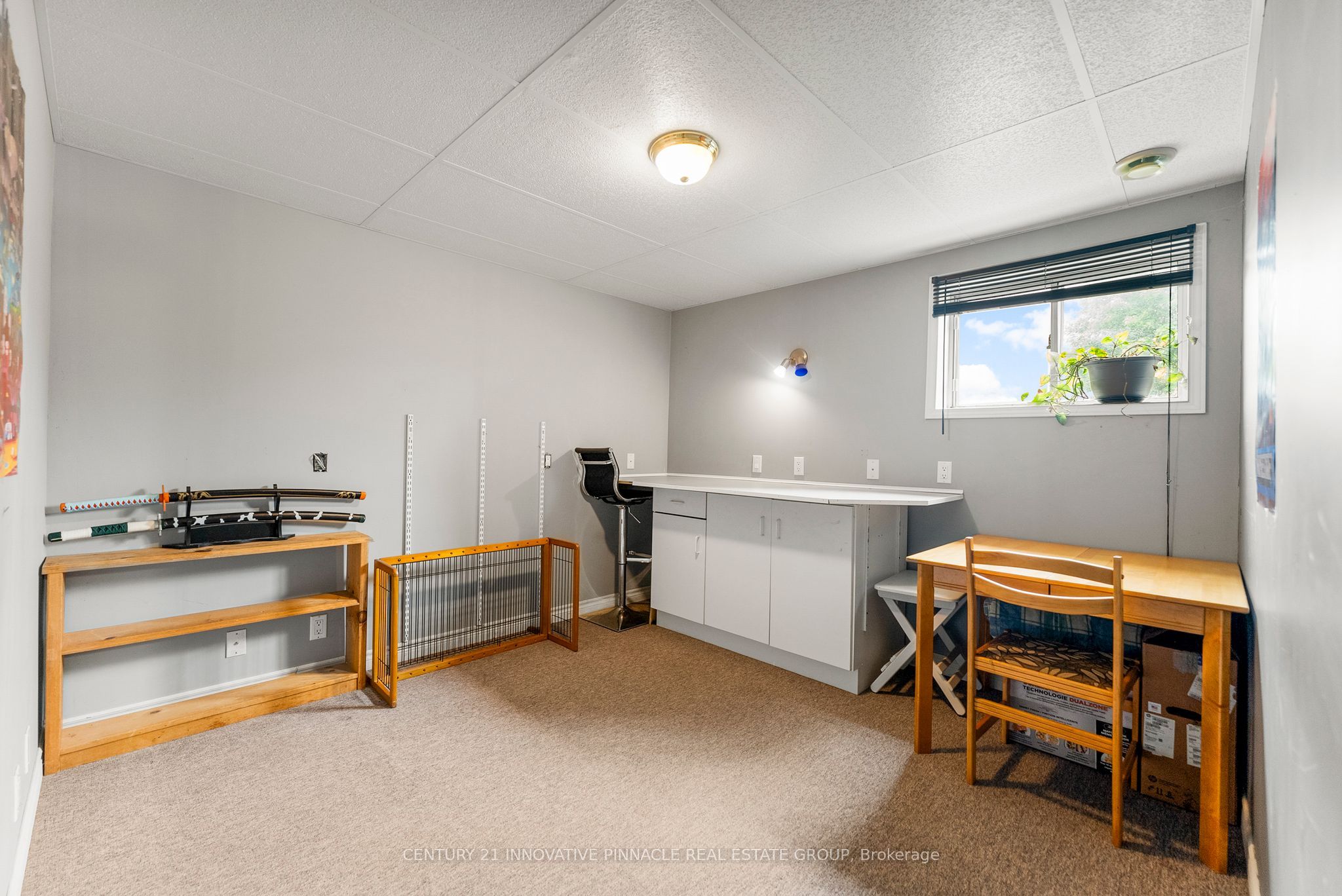 594 Herbert Street E Property Photo 33