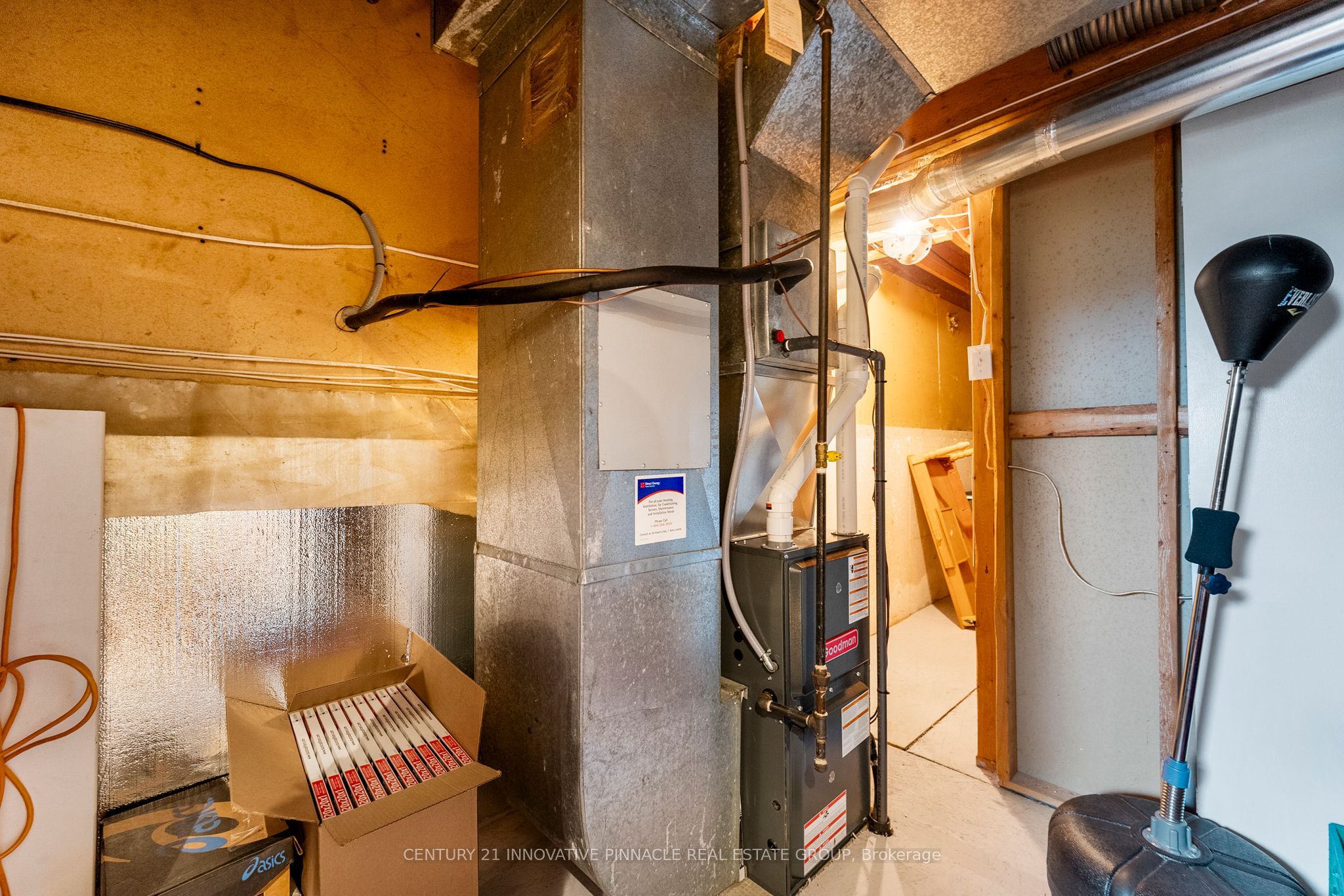 594 Herbert Street E Property Photo 34