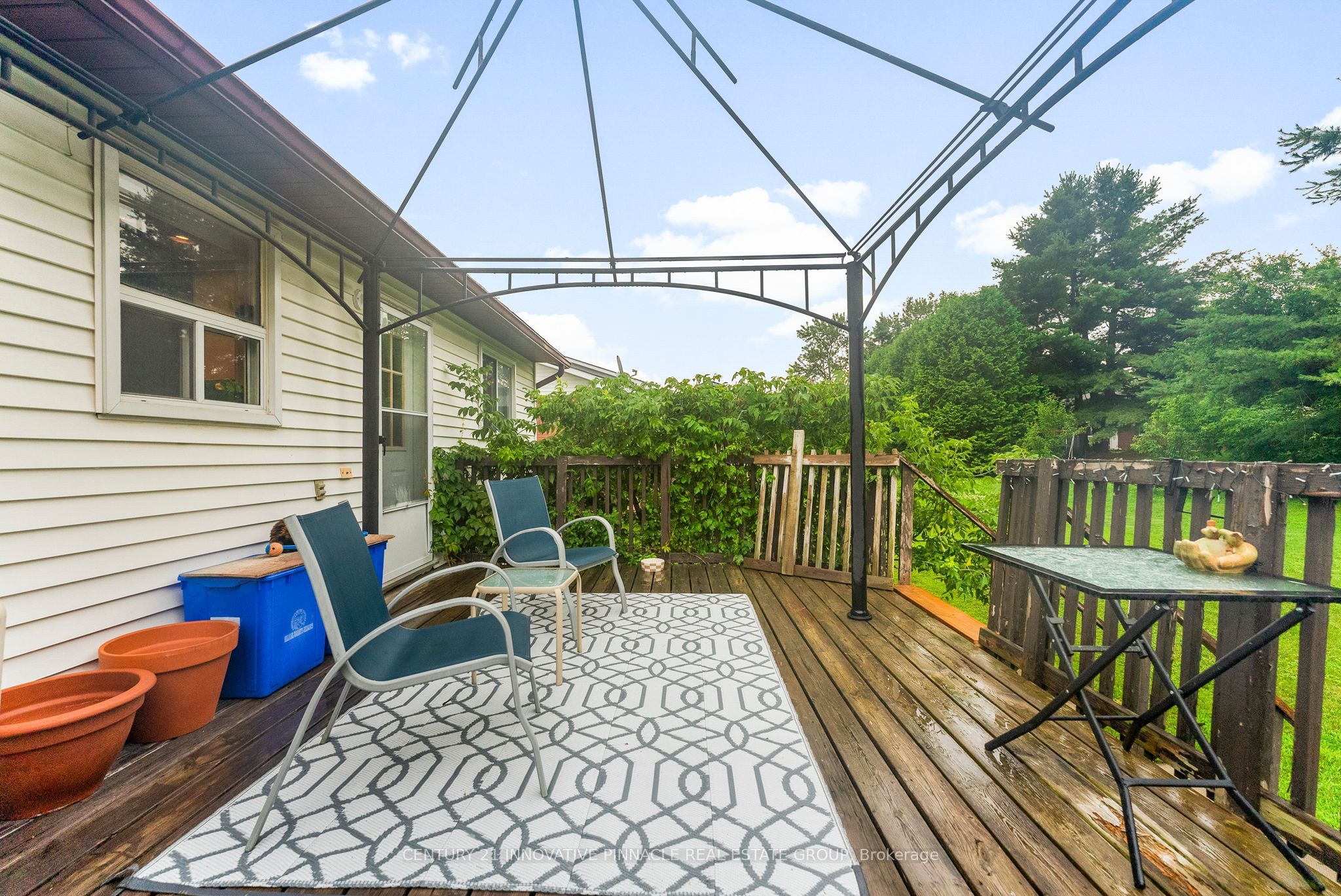 594 Herbert Street E Property Photo 38