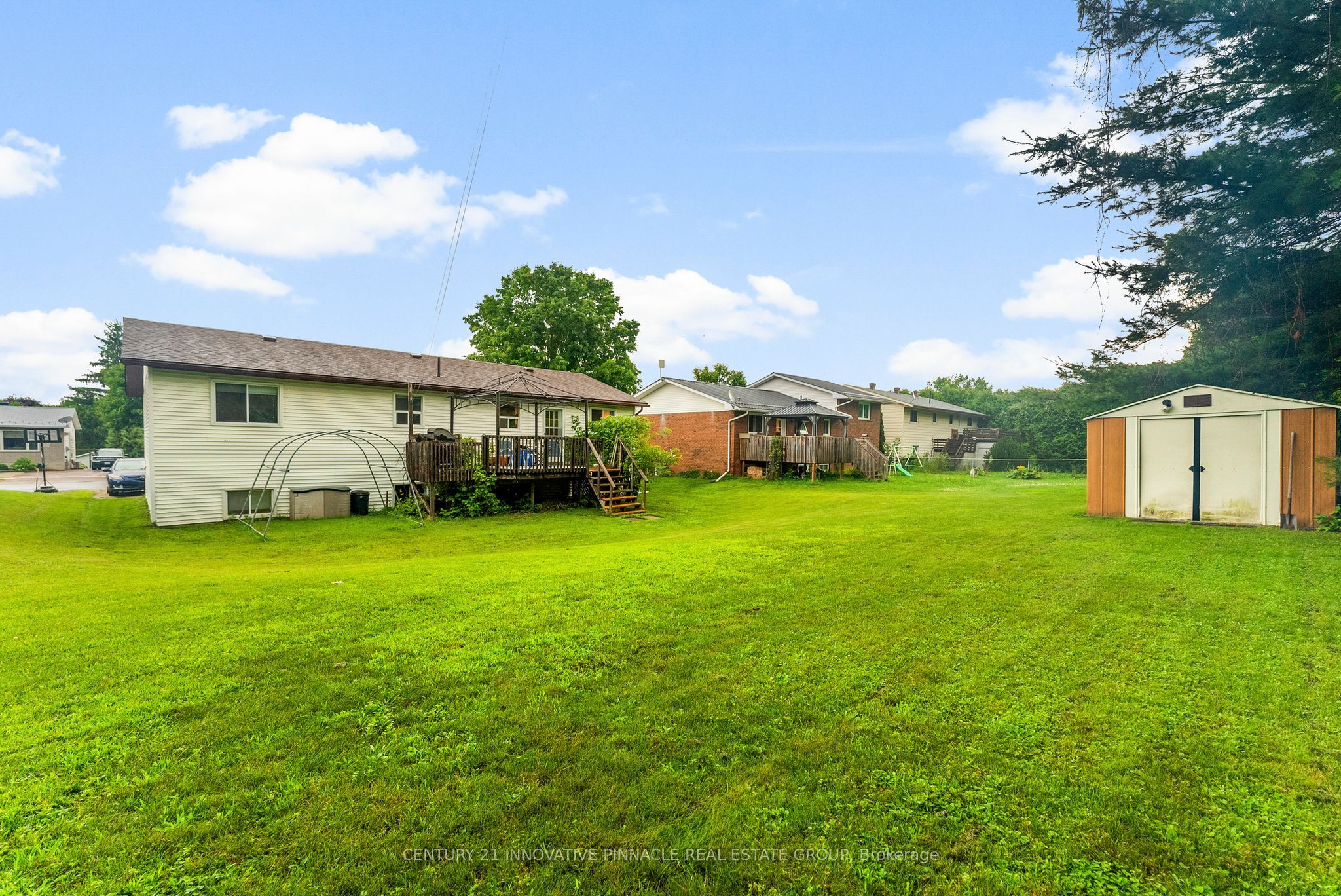 594 Herbert Street E Property Photo 42