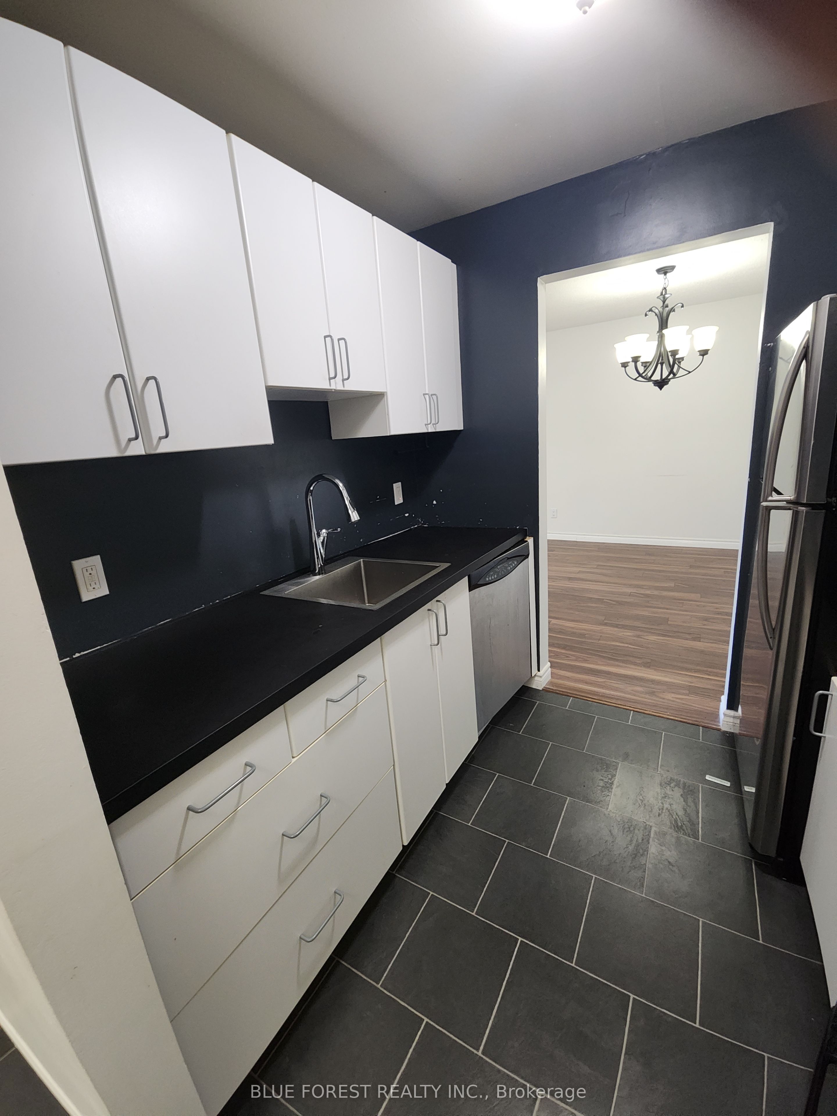 727 Deveron Crescent 210 Property Photo 4