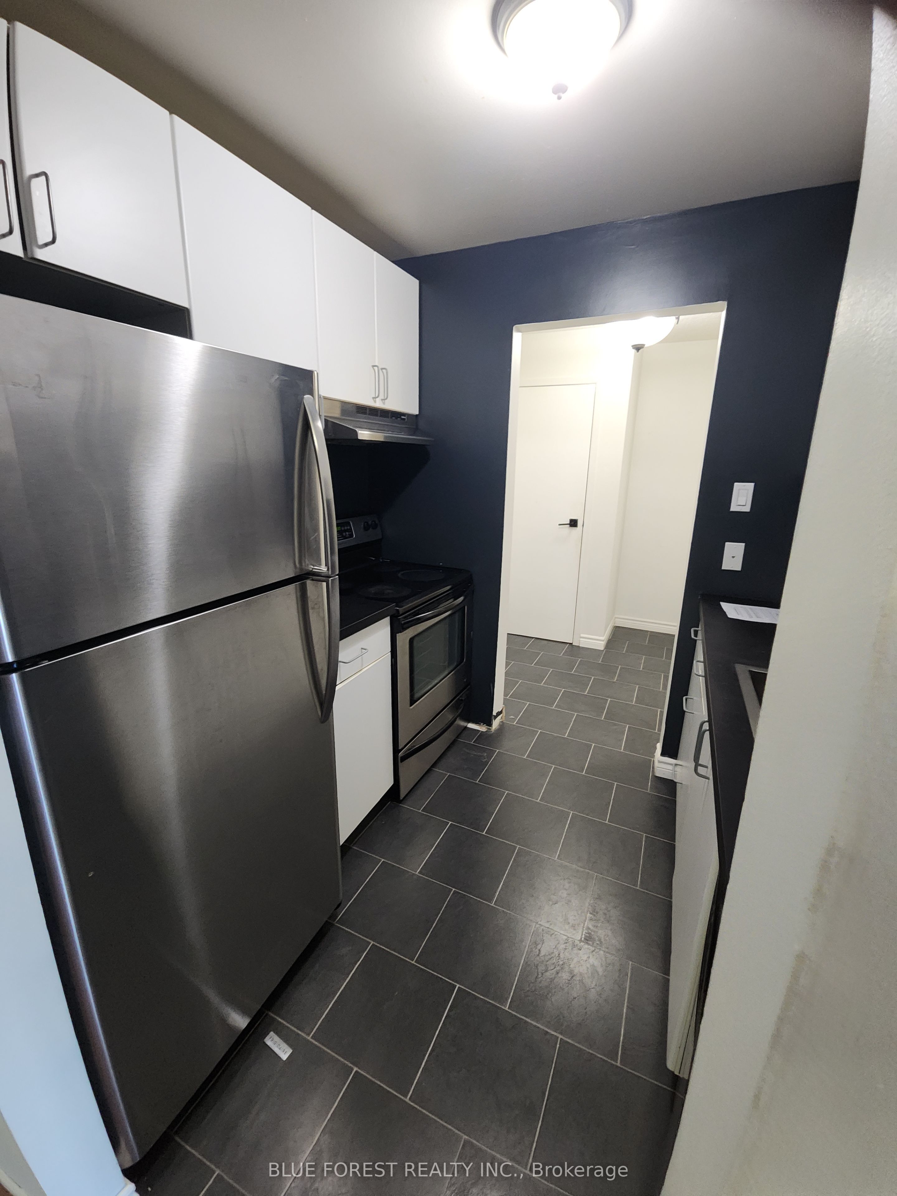 727 Deveron Crescent 210 Property Photo 5