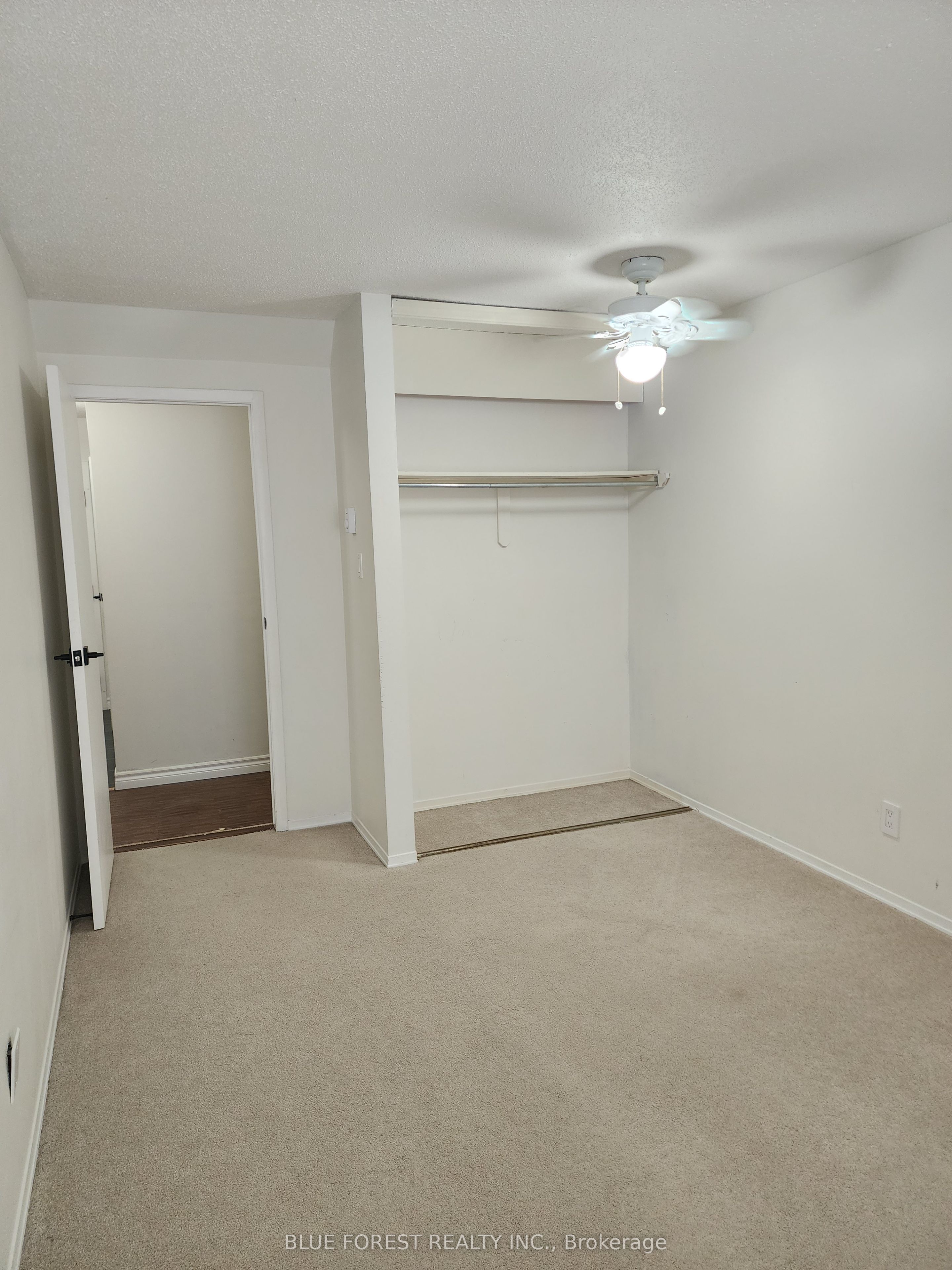 727 Deveron Crescent 210 Property Photo 9