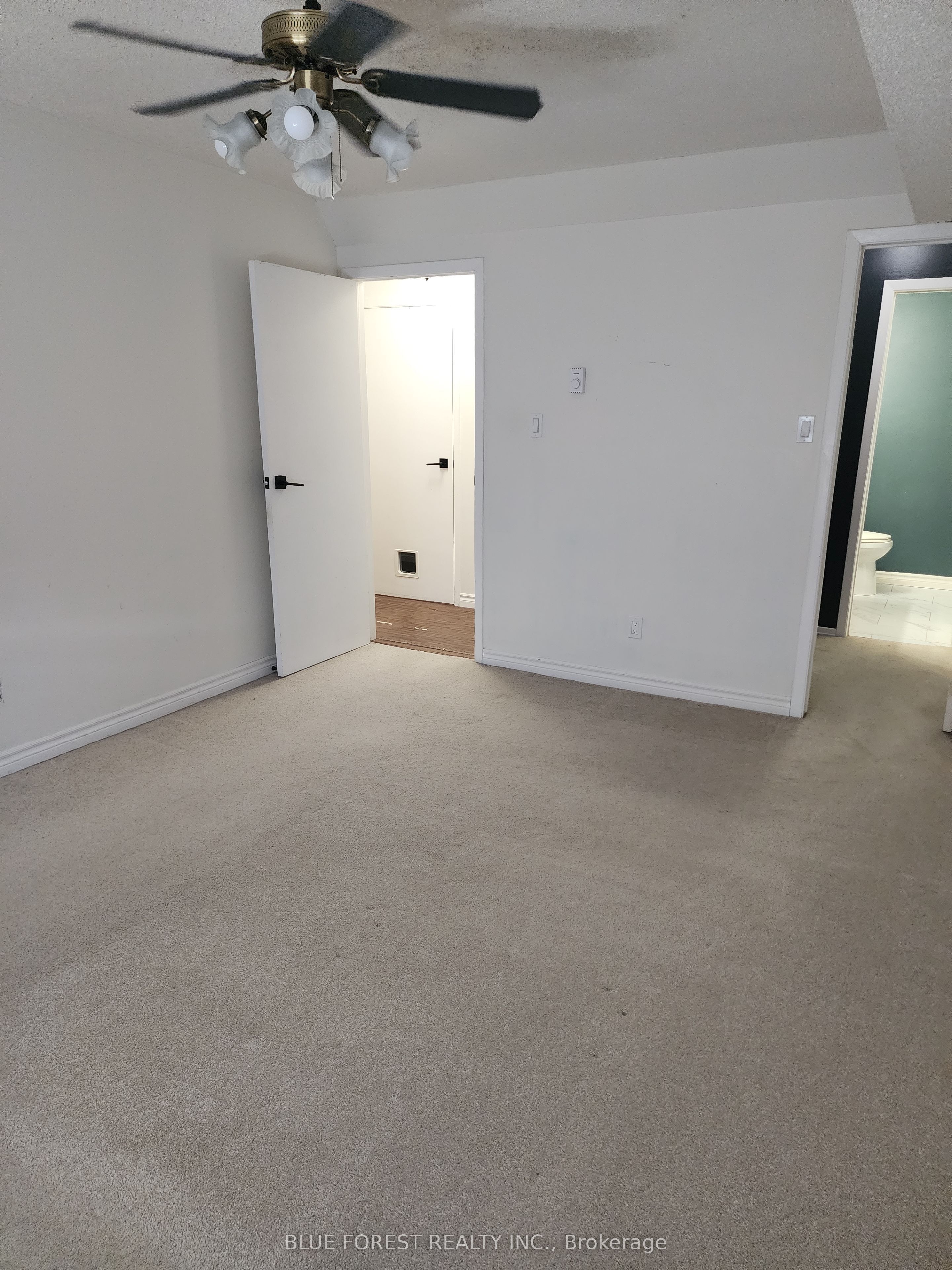 727 Deveron Crescent 210 Property Photo 13