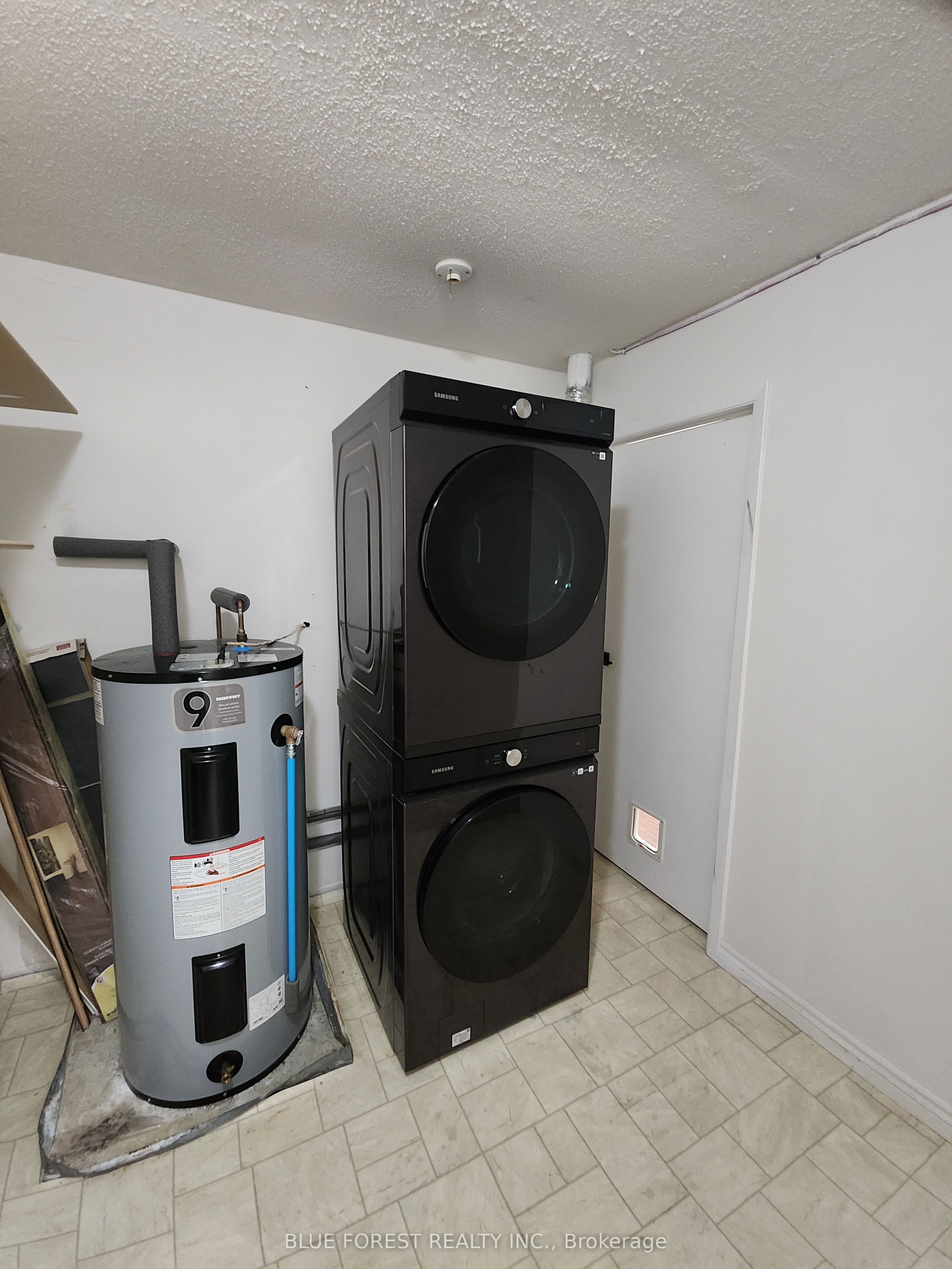 727 Deveron Crescent 210 Property Photo 18