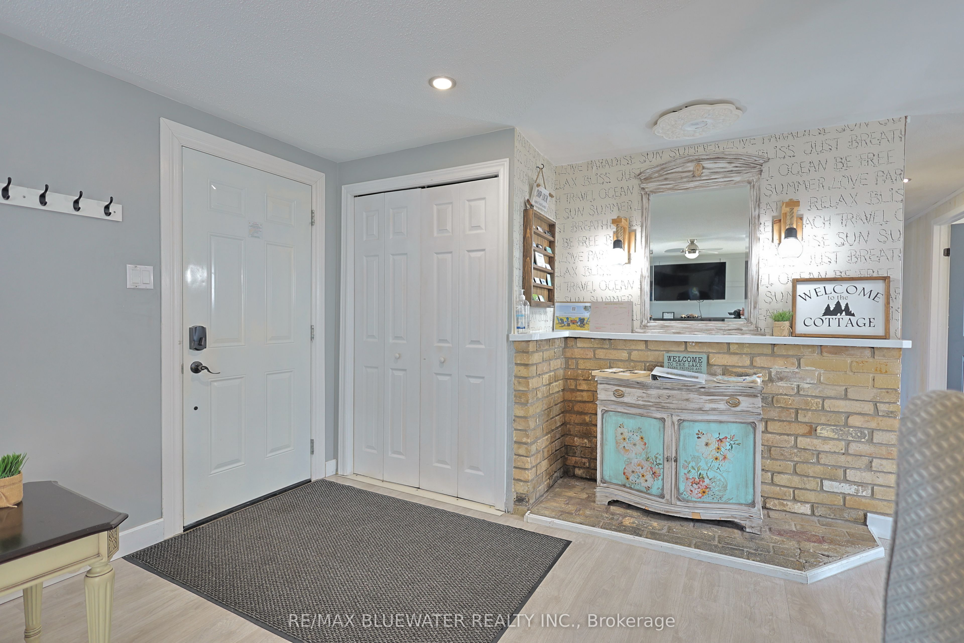 9897 Eric Street Property Photo 13