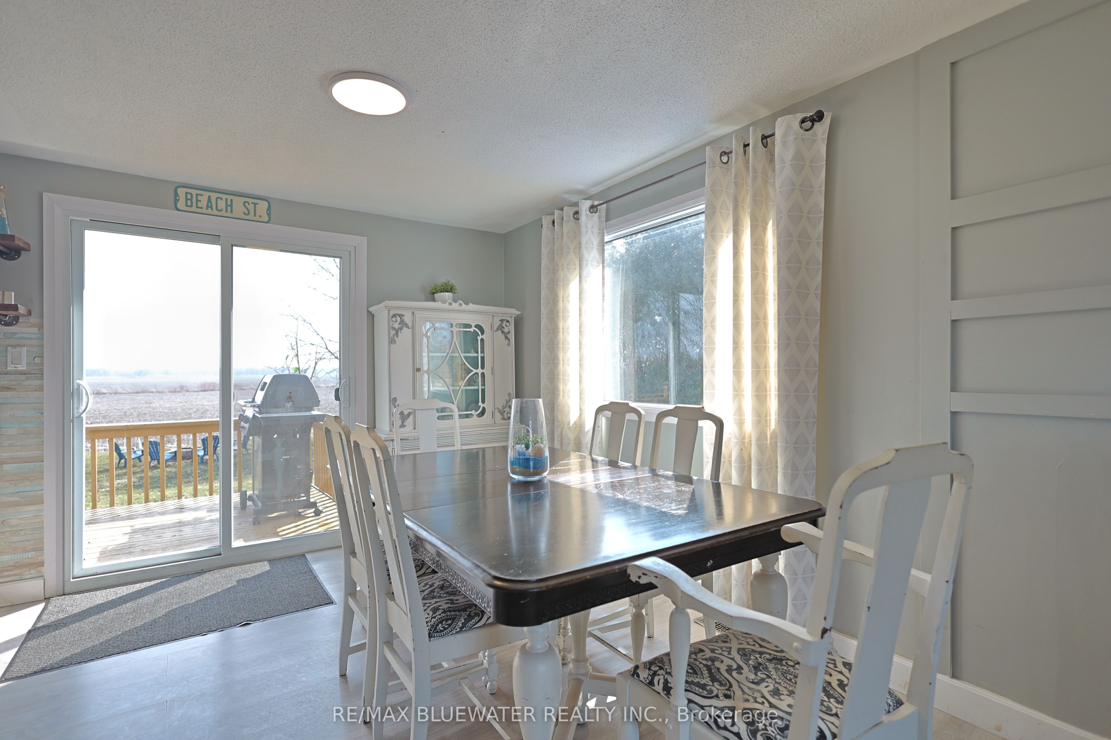 9897 Eric Street Property Photo 18