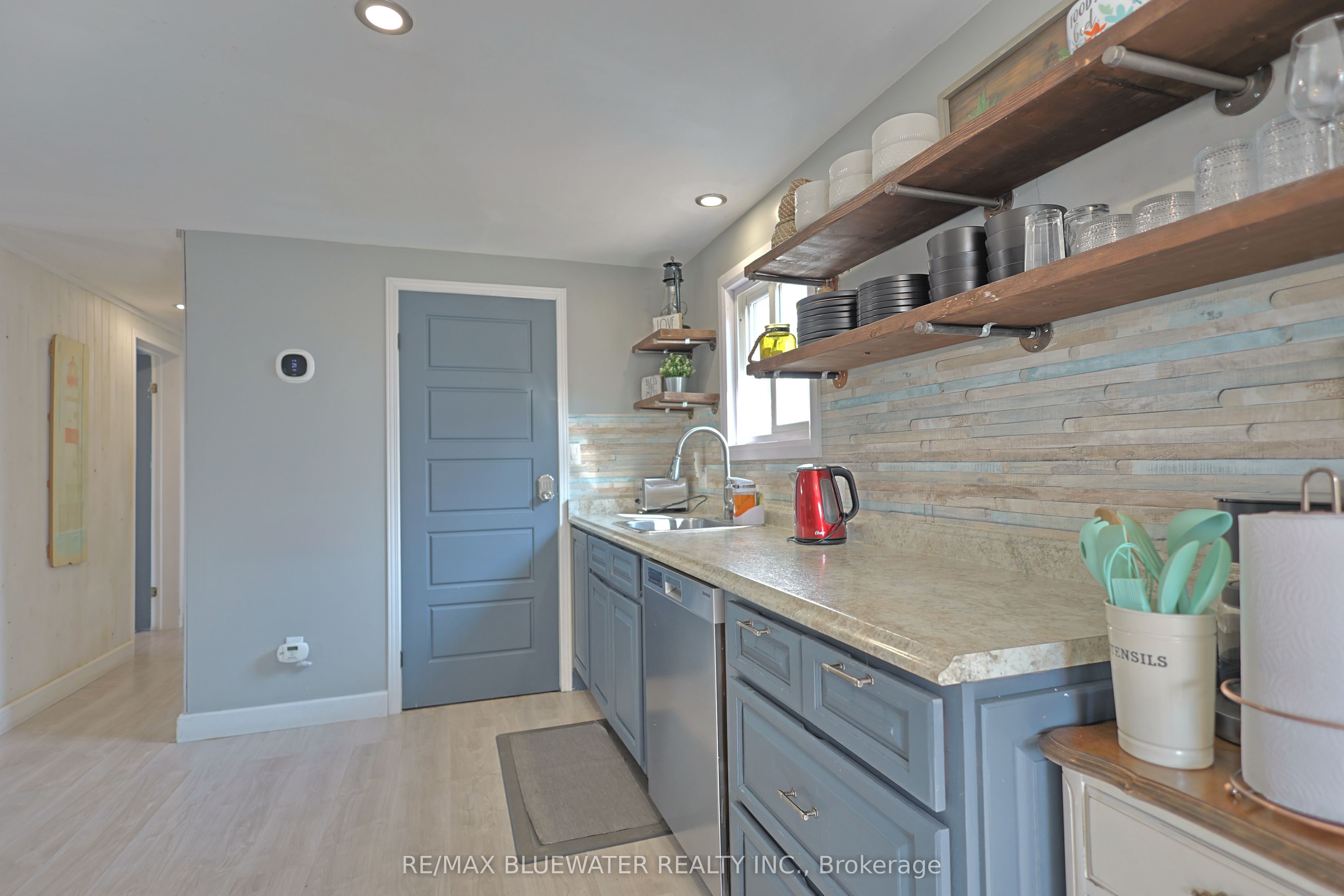 9897 Eric Street Property Photo 23