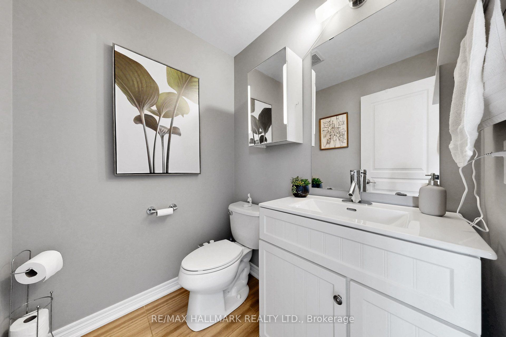 215 Dundas Street E 14 Property Photo 13