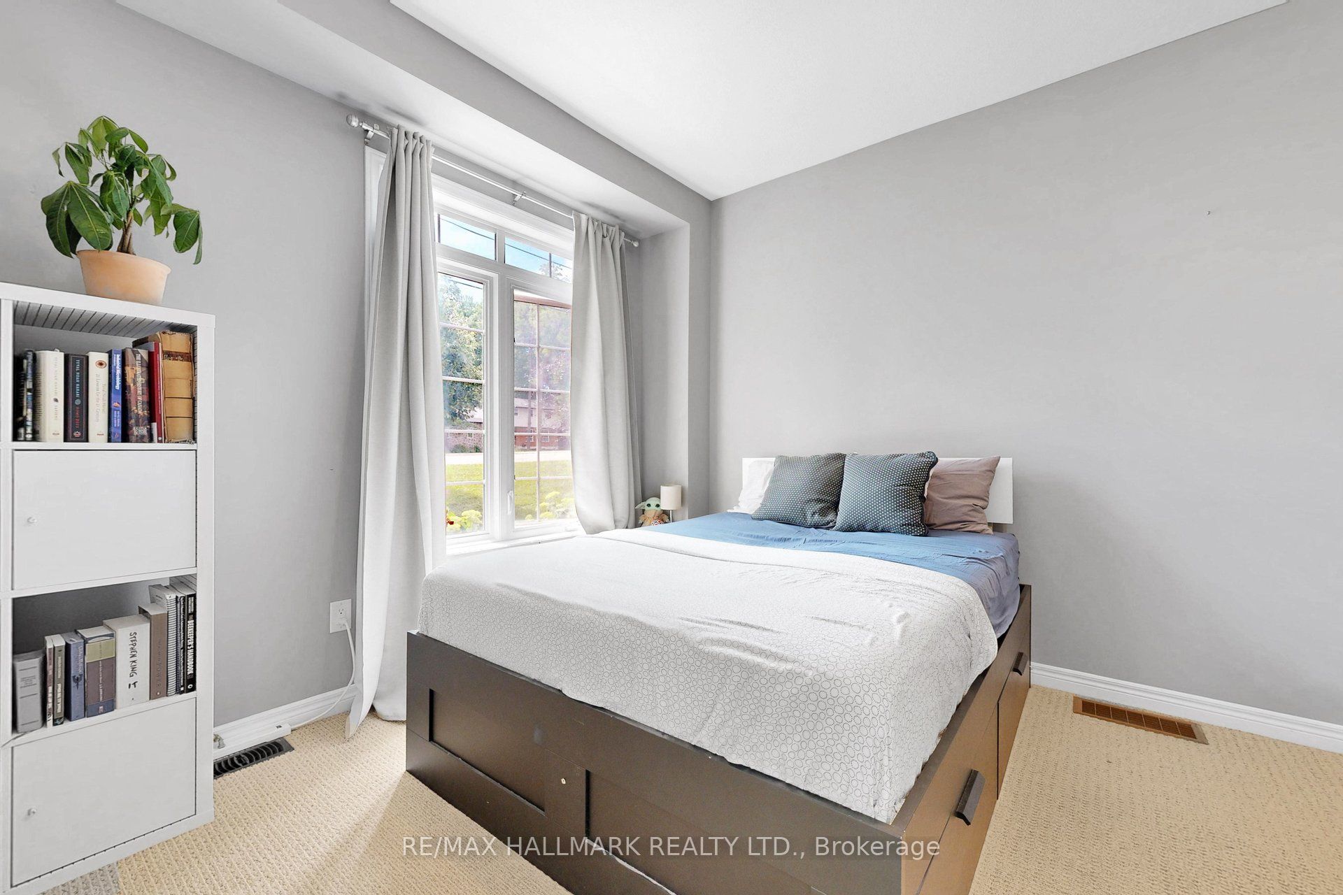 215 Dundas Street E 14 Property Photo 27