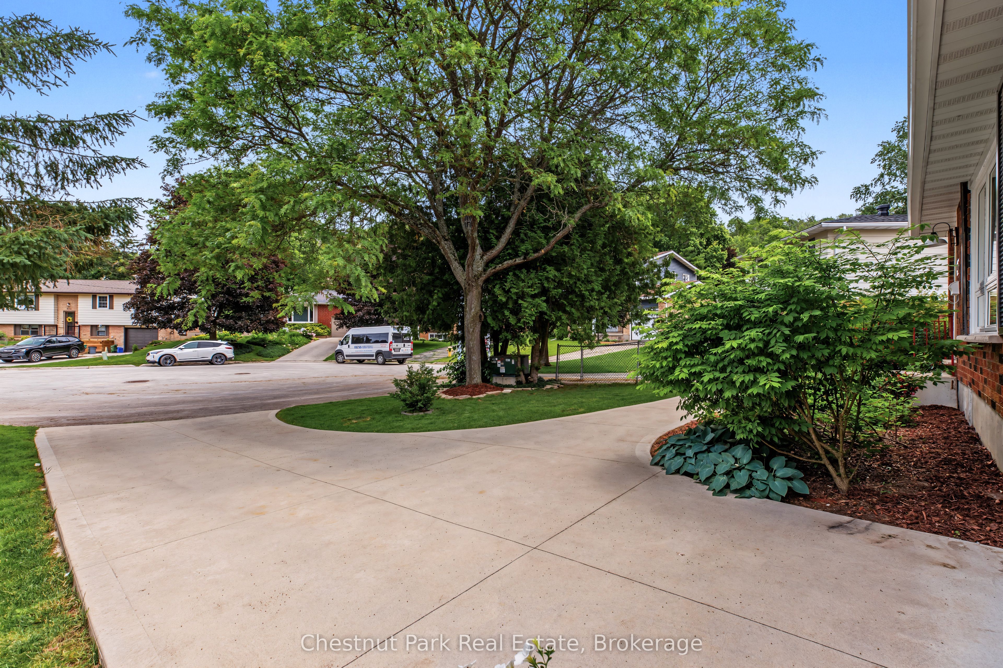 280 8th Avenue E Property Photo 7