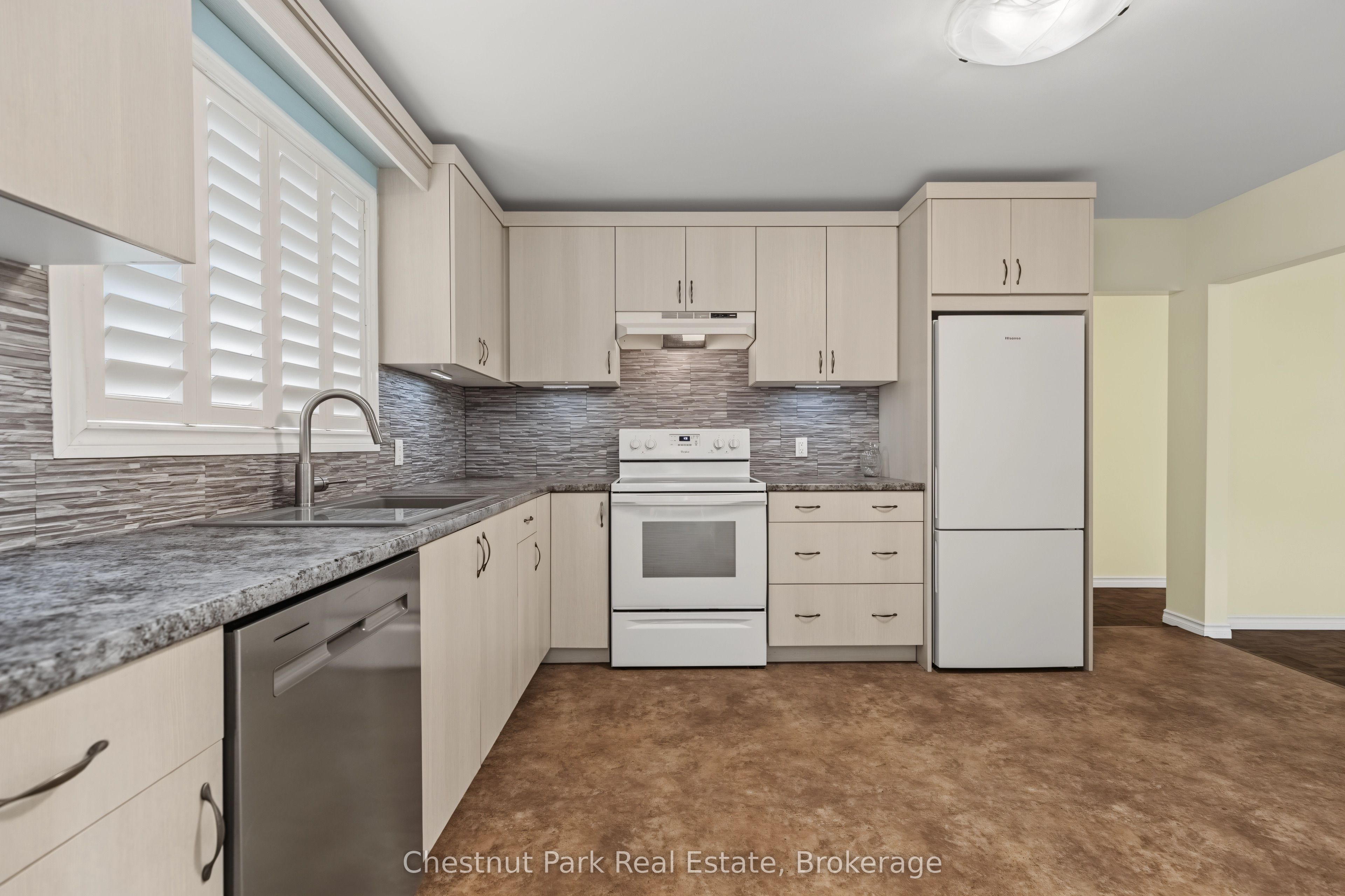 280 8th Avenue E Property Photo 15