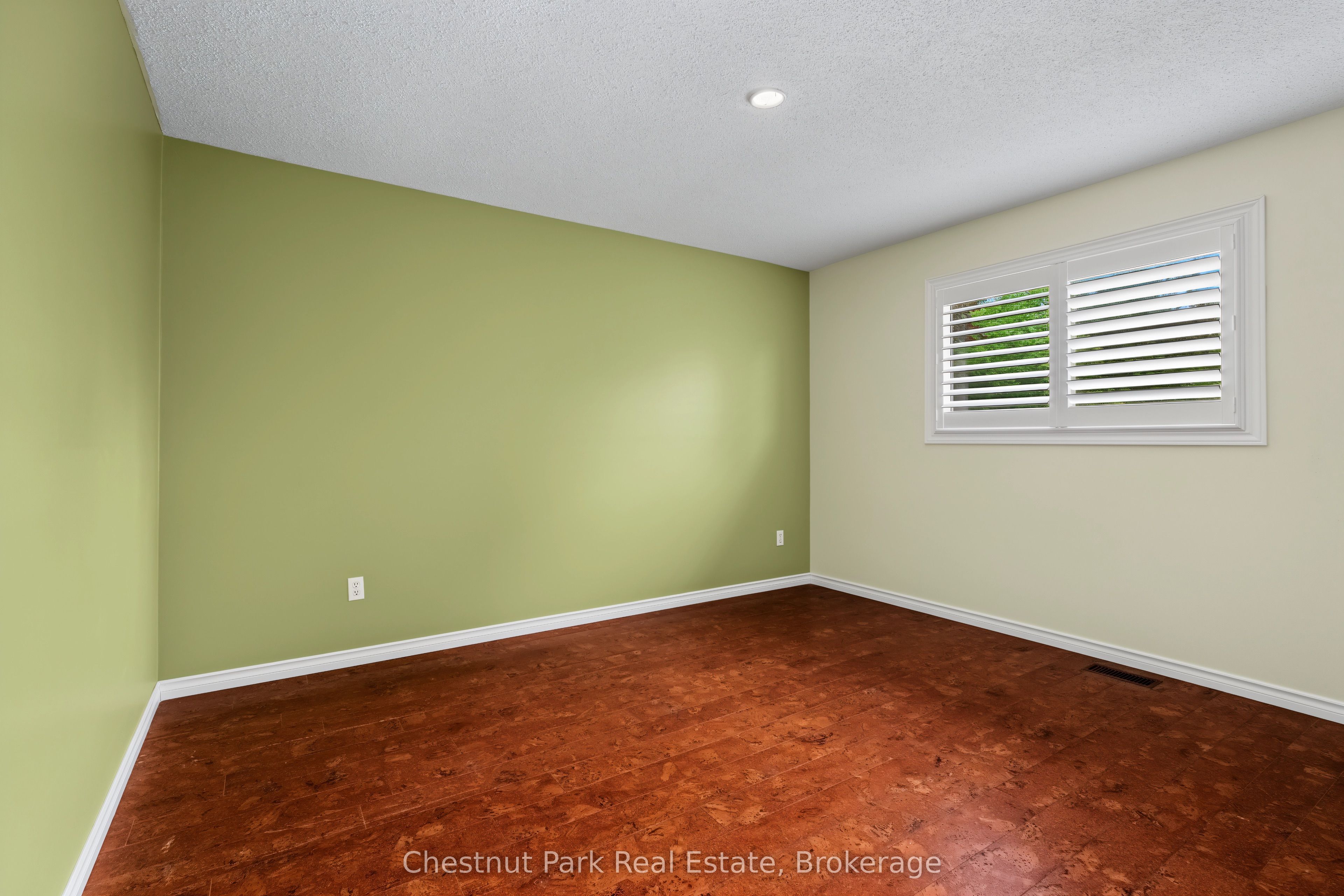 280 8th Avenue E Property Photo 18