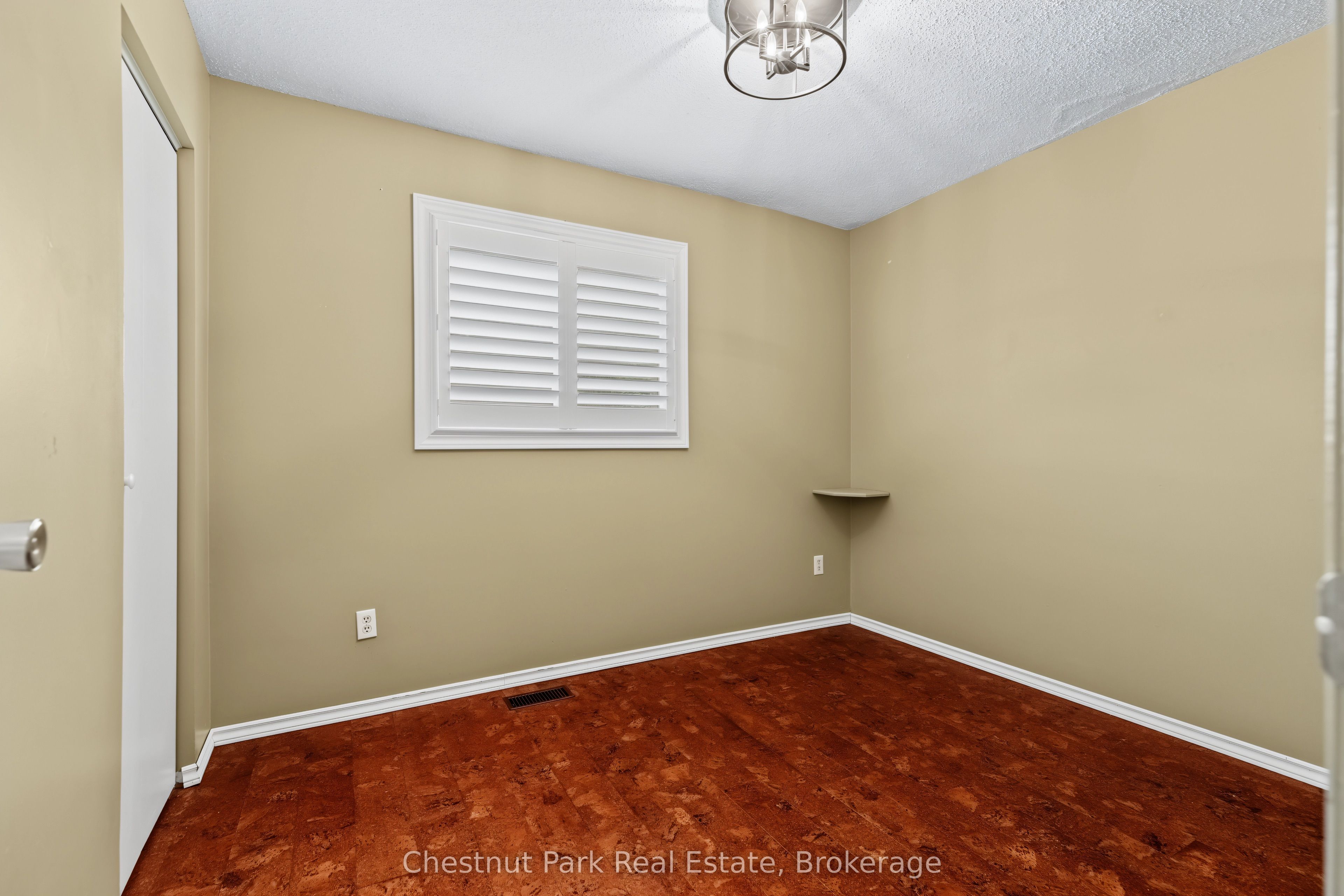 280 8th Avenue E Property Photo 20