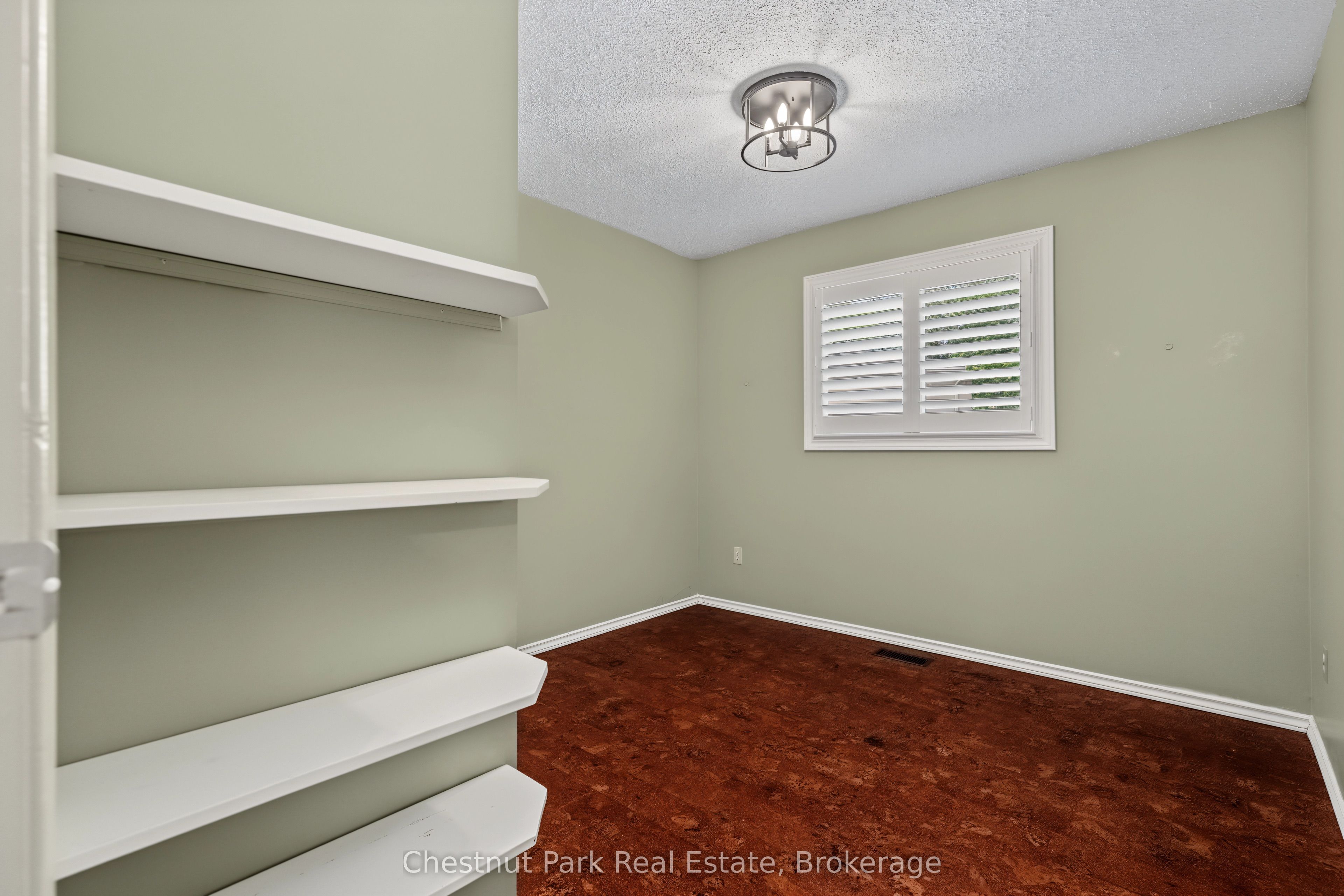 280 8th Avenue E Property Photo 22