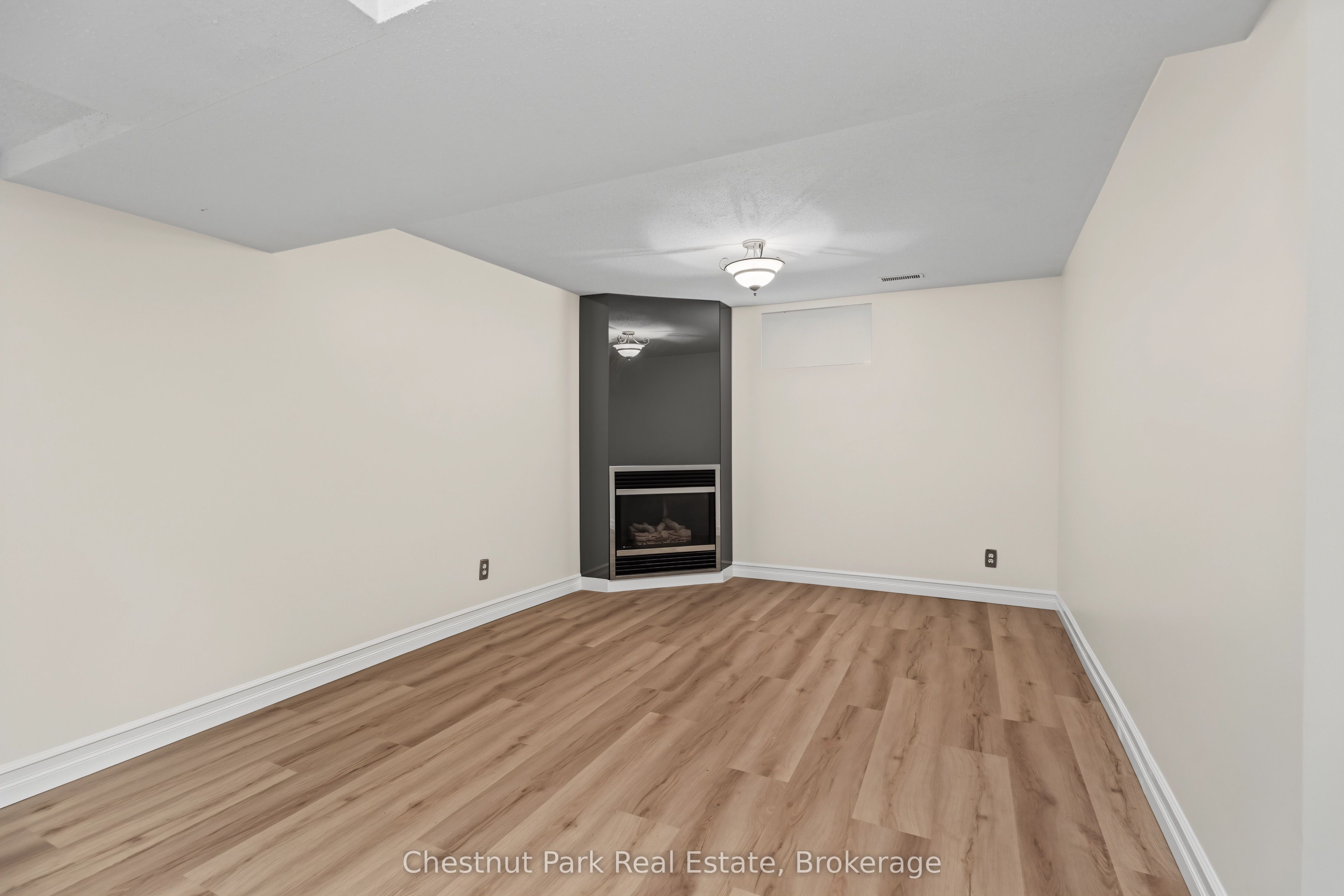 280 8th Avenue E Property Photo 25