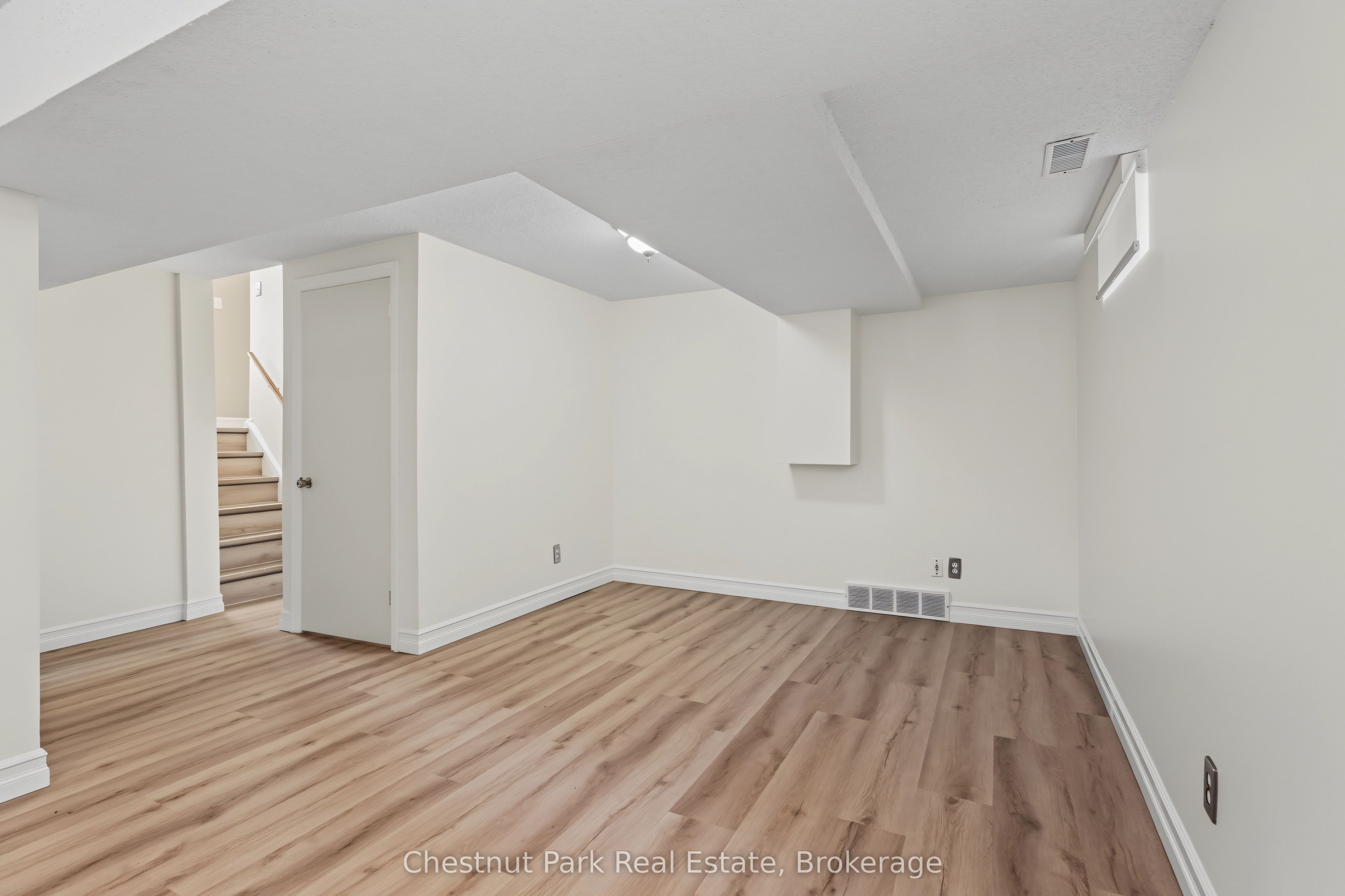 280 8th Avenue E Property Photo 27
