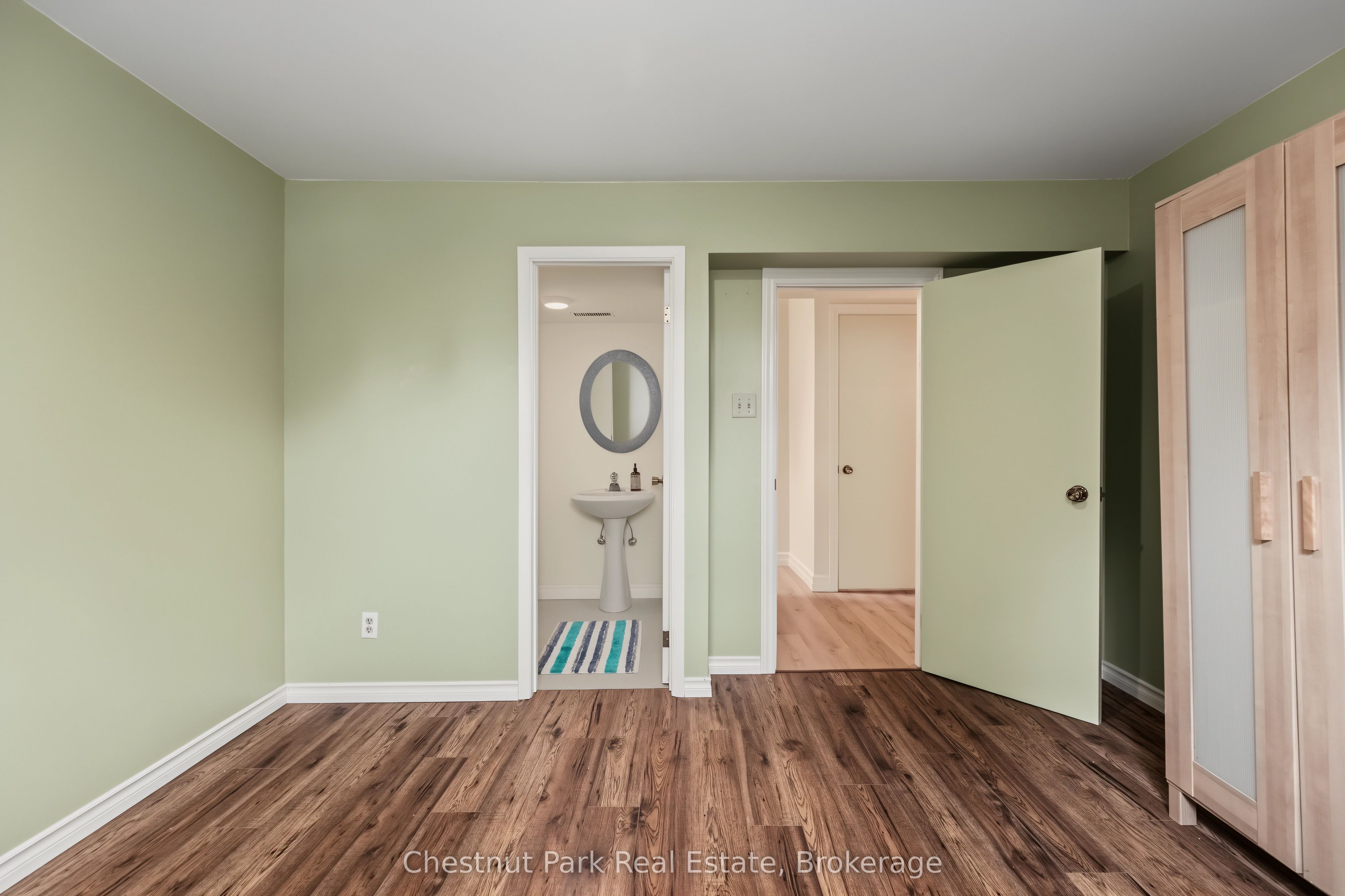280 8th Avenue E Property Photo 31