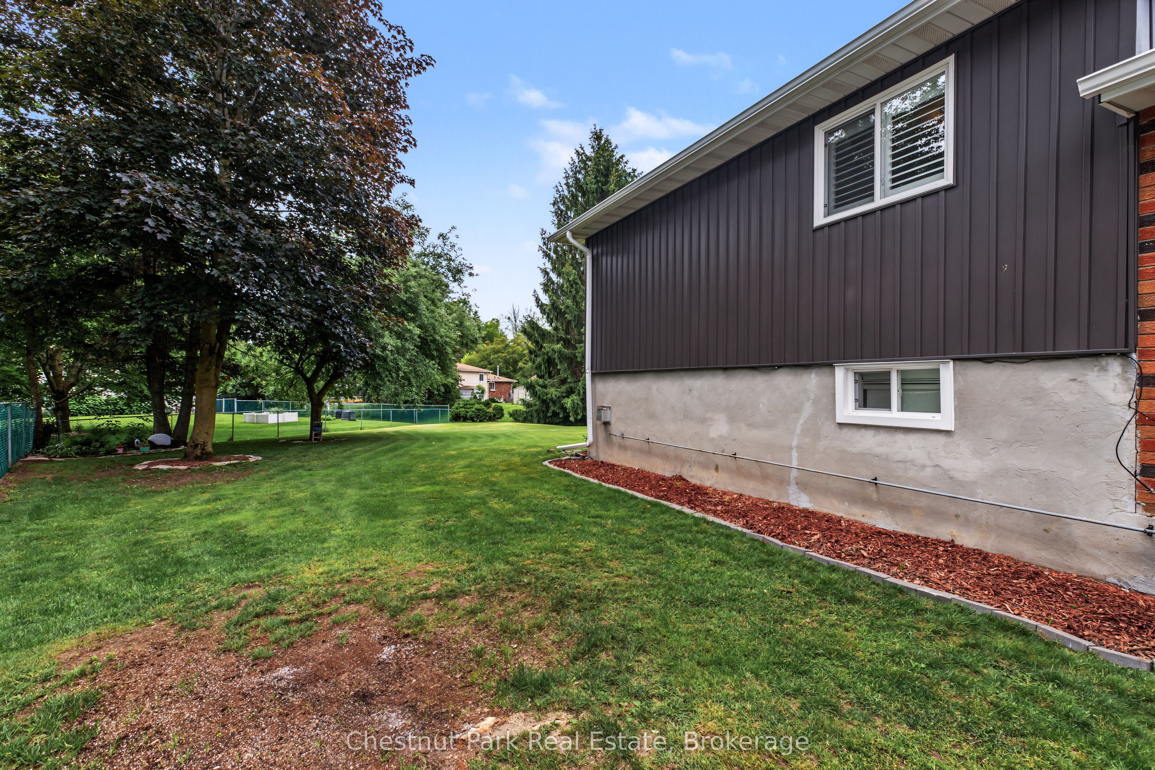 280 8th Avenue E Property Photo 43