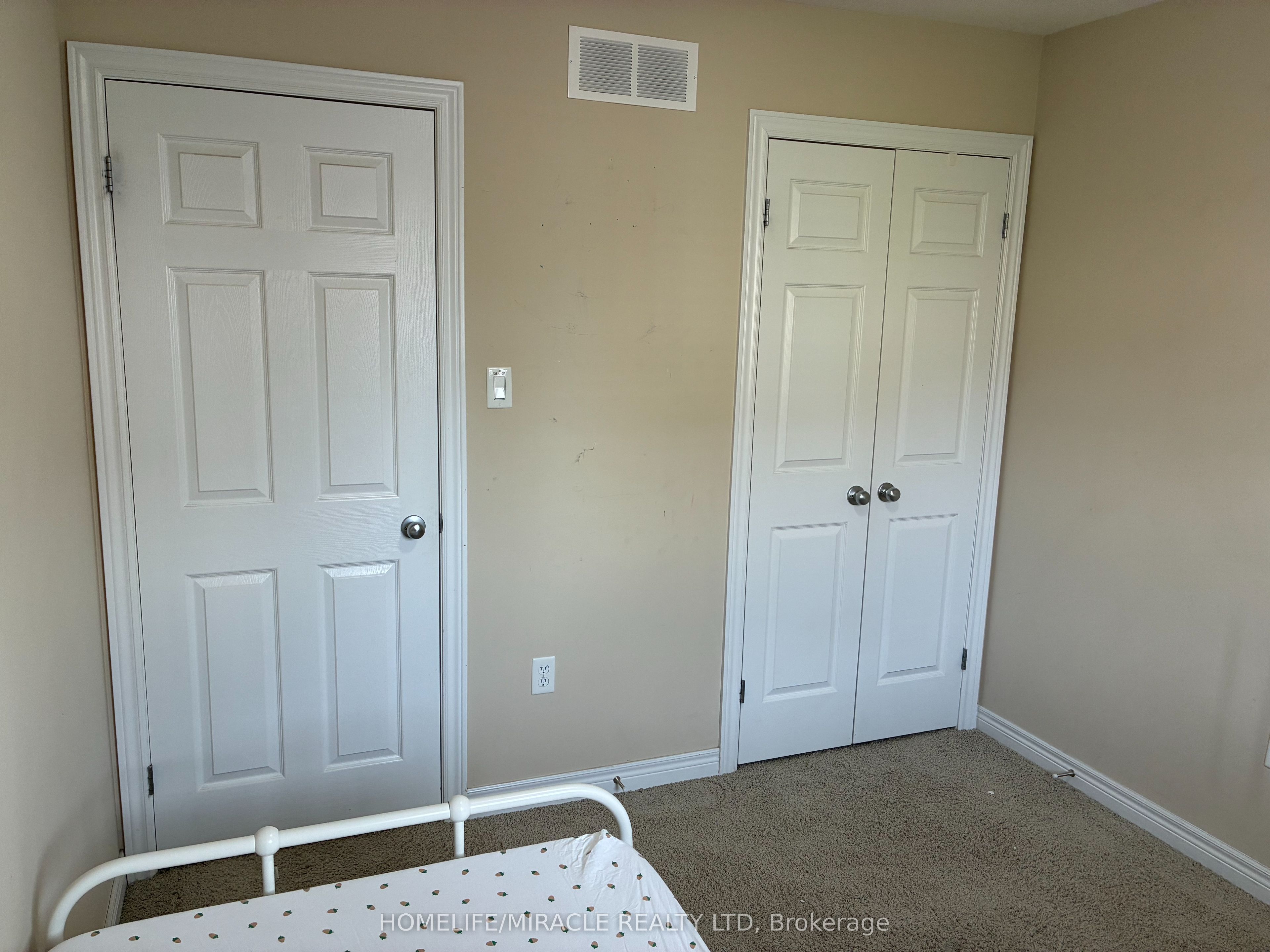 45 Oakes Crescent Property Photo 13