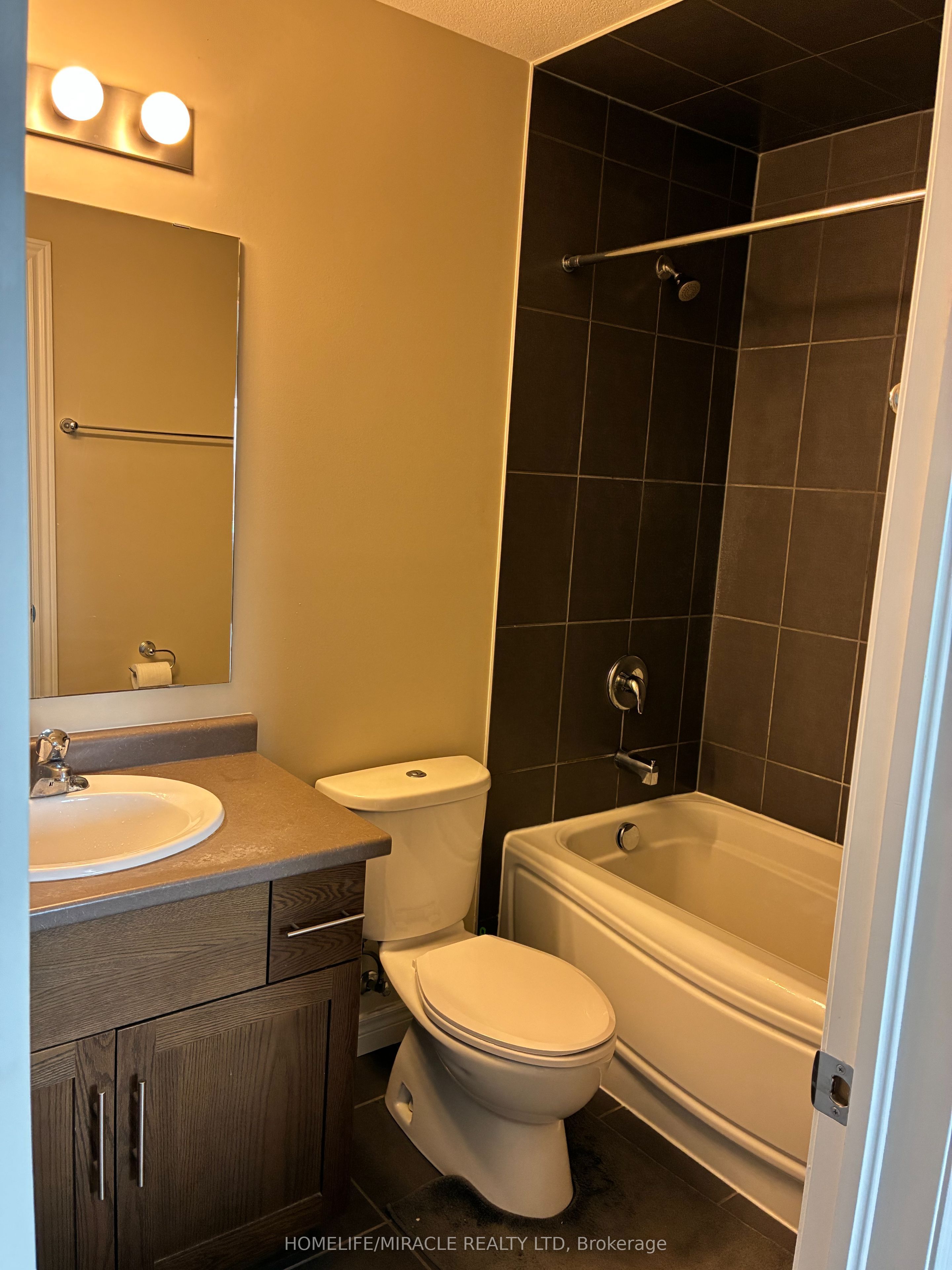 45 Oakes Crescent Property Photo 14