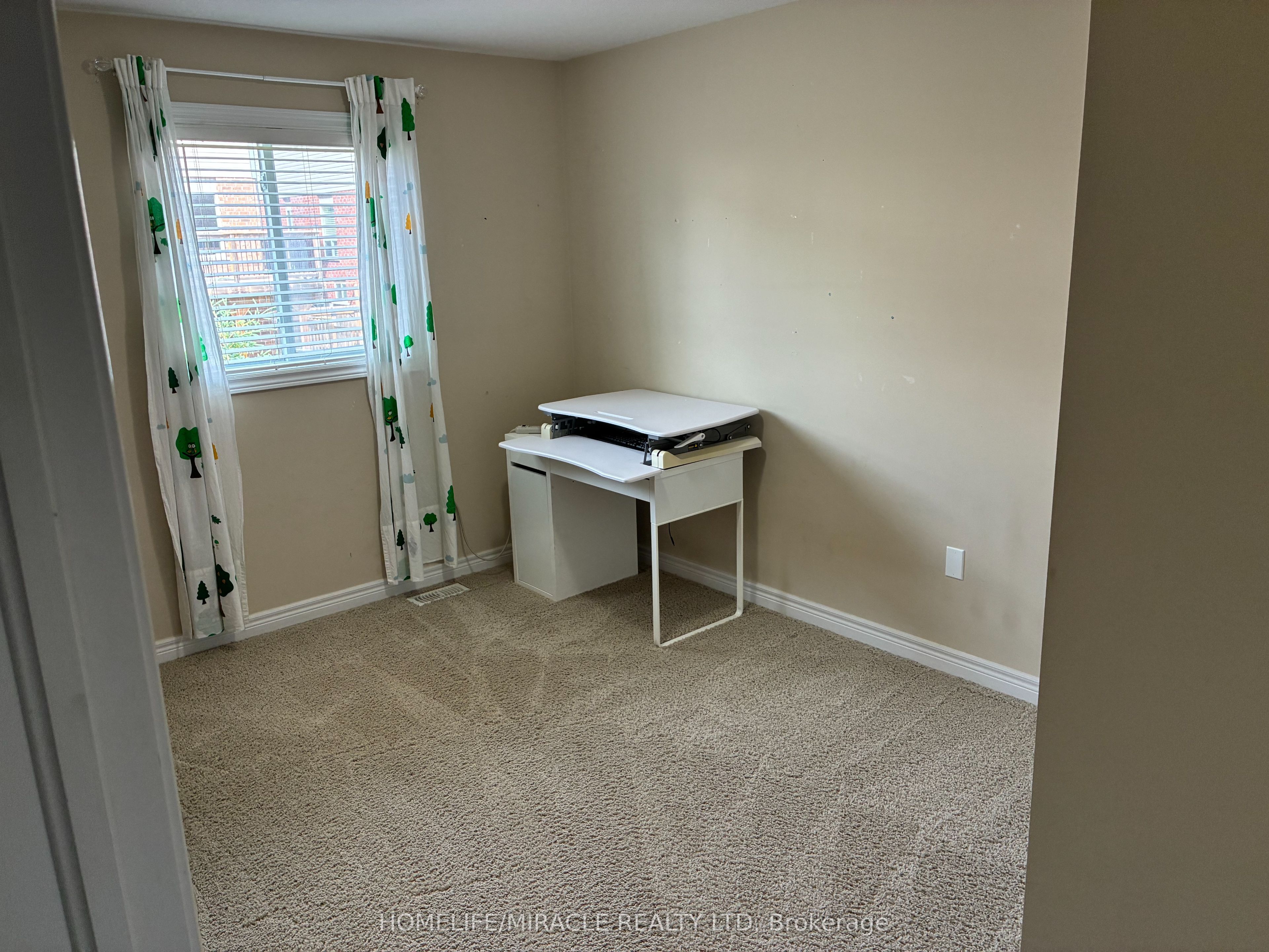 45 Oakes Crescent Property Photo 16