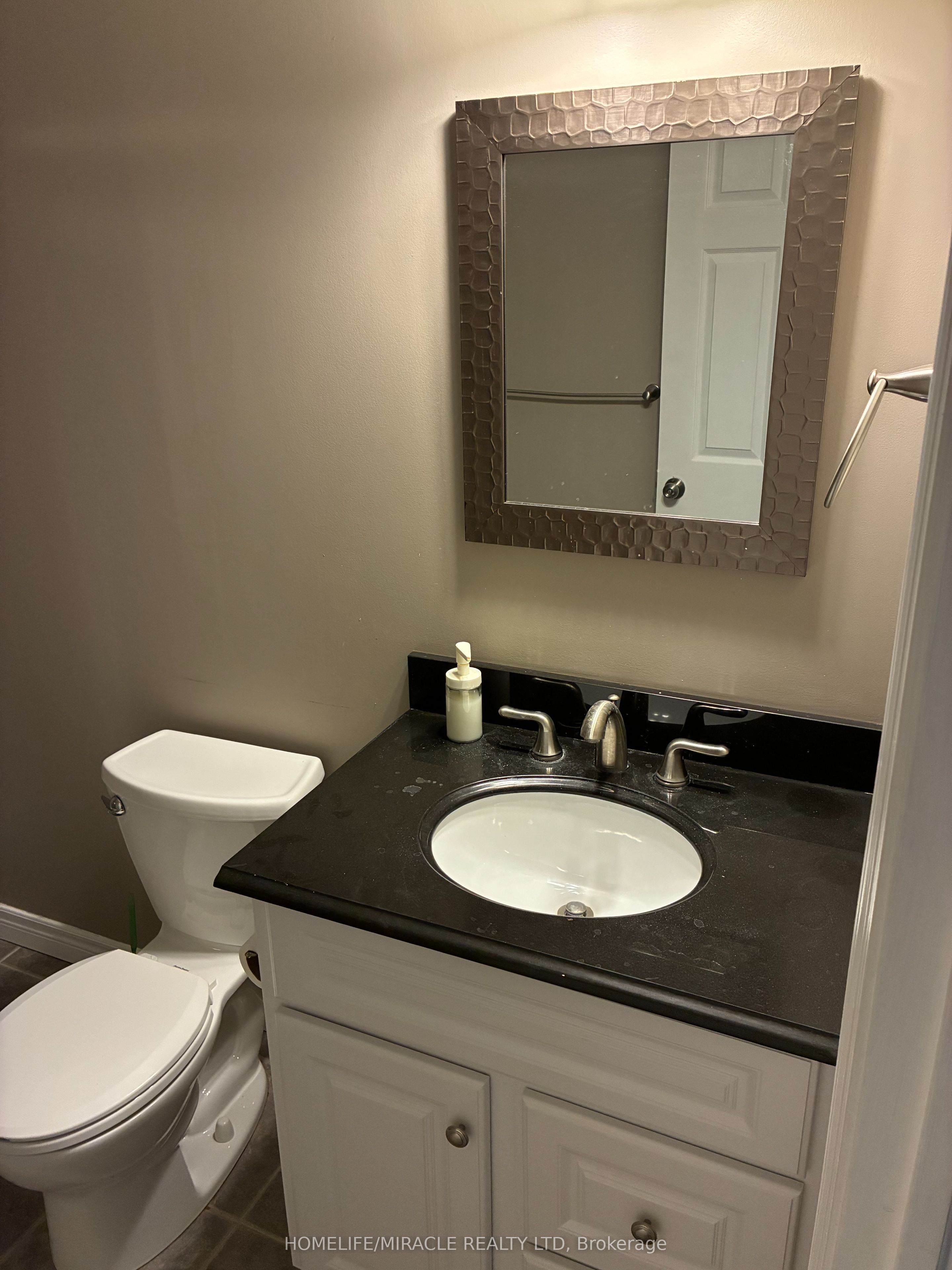 45 Oakes Crescent Property Photo 23