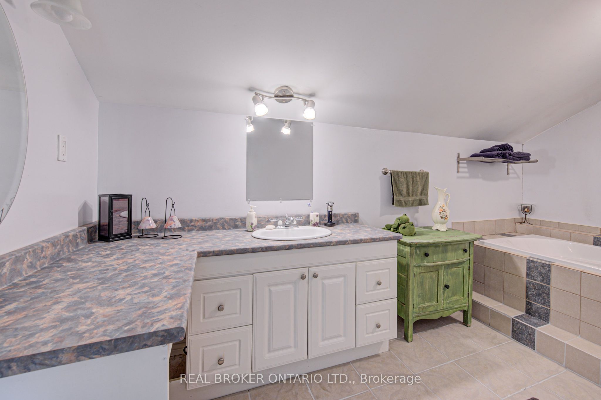 1032 Gore Road Property Photo 23