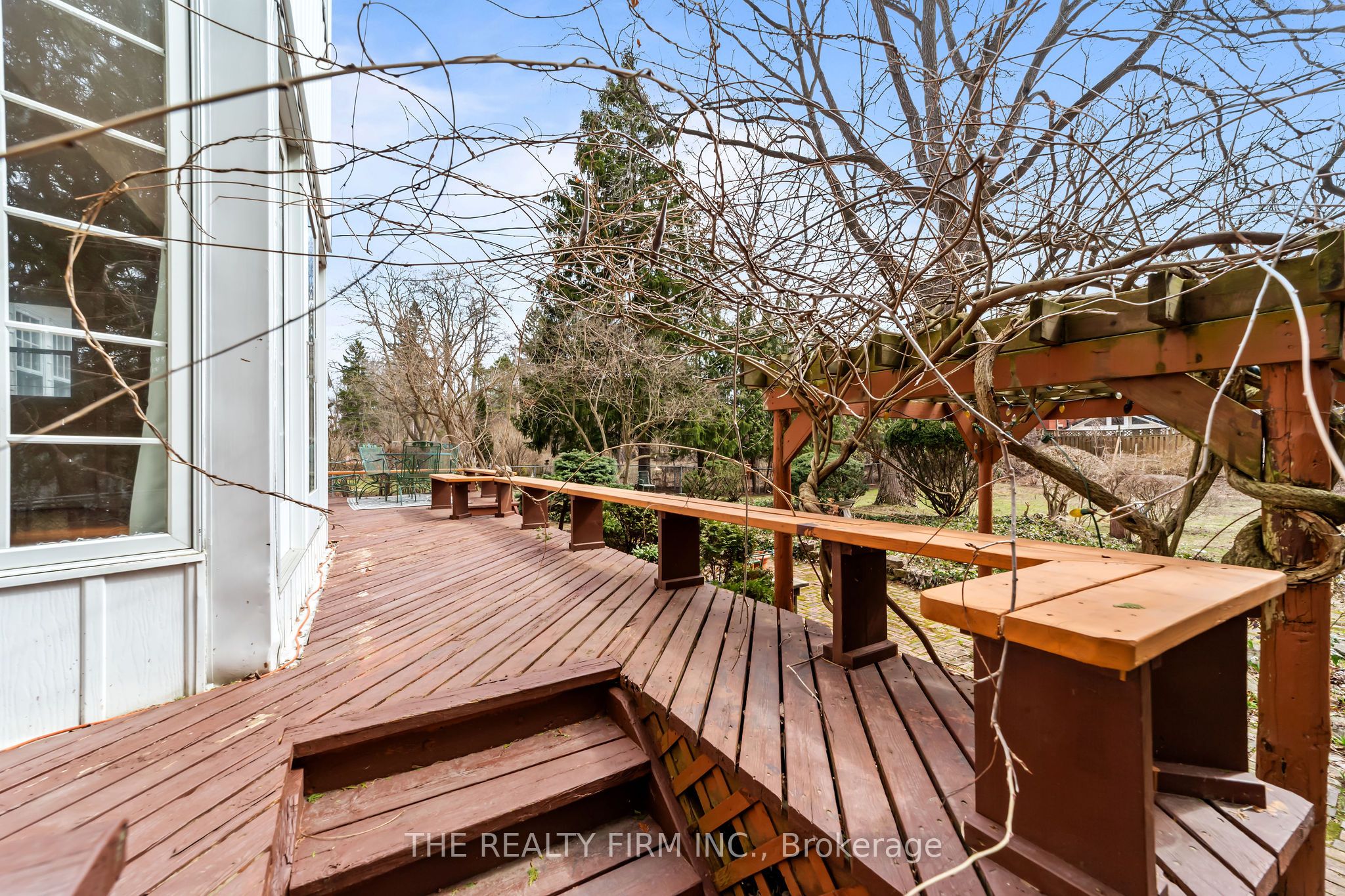 15 Mayfair Drive Property Photo 6
