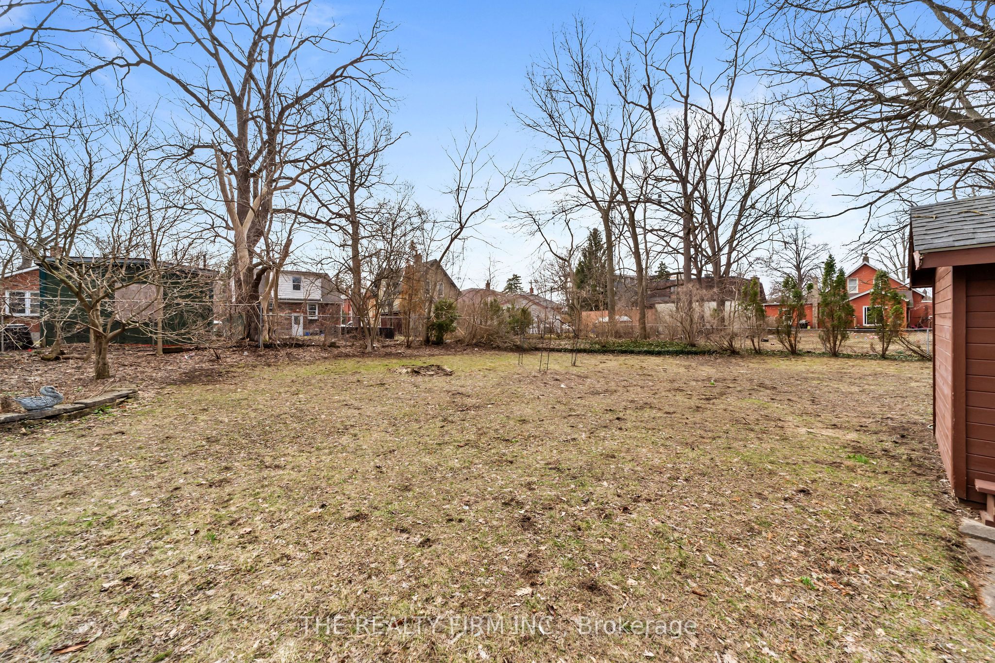 15 Mayfair Drive Property Photo 16