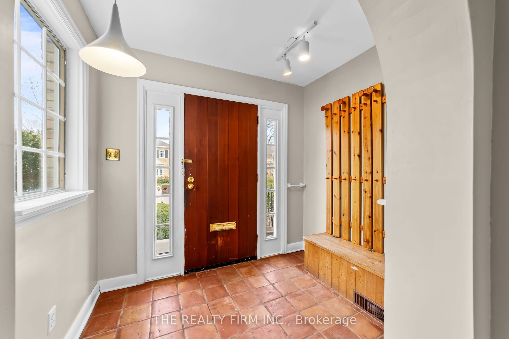 15 Mayfair Drive Property Photo 19