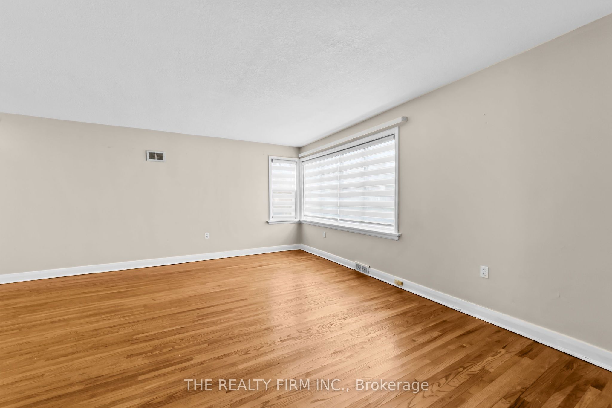 15 Mayfair Drive Property Photo 20