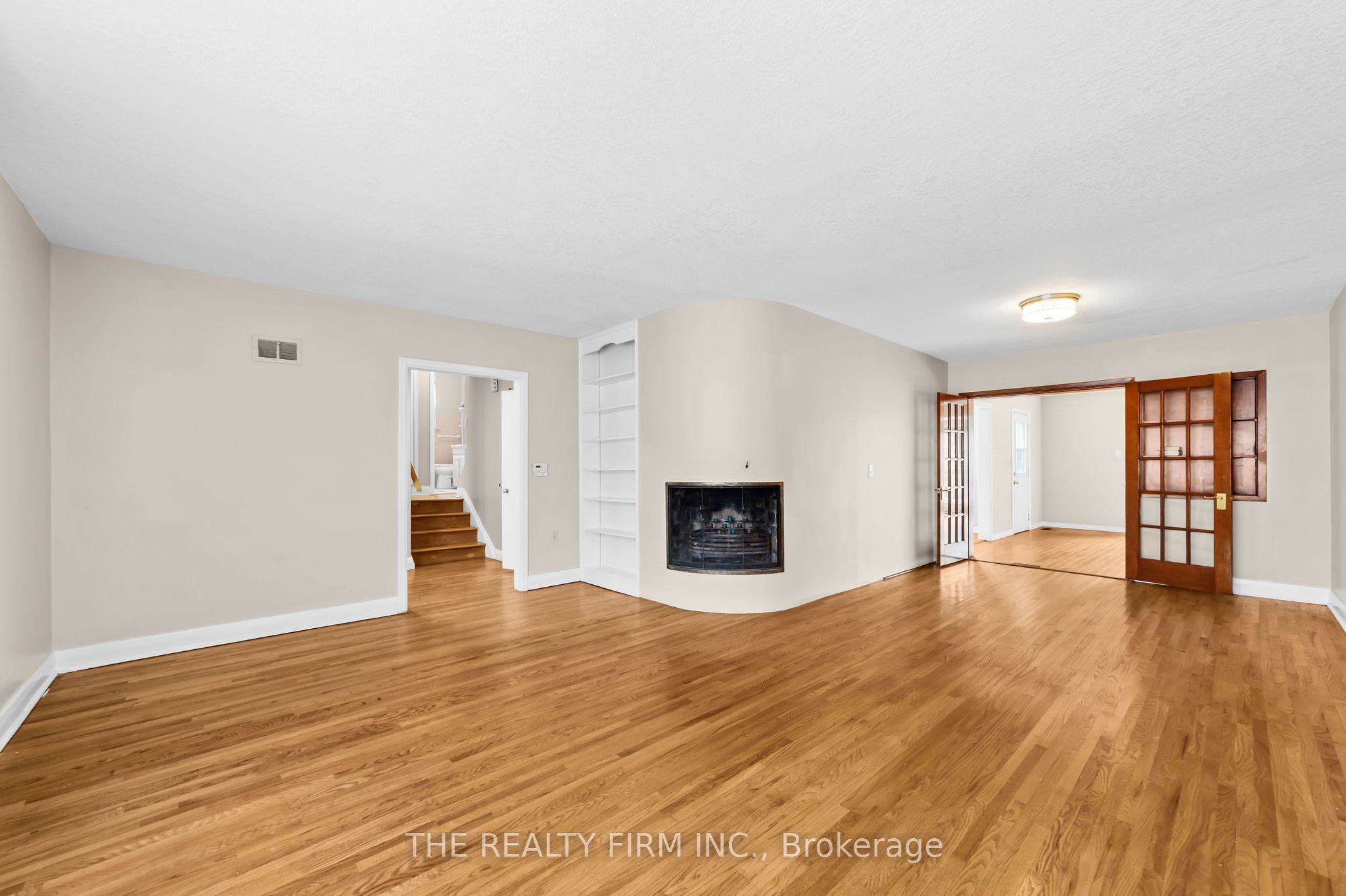 15 Mayfair Drive Property Photo 21