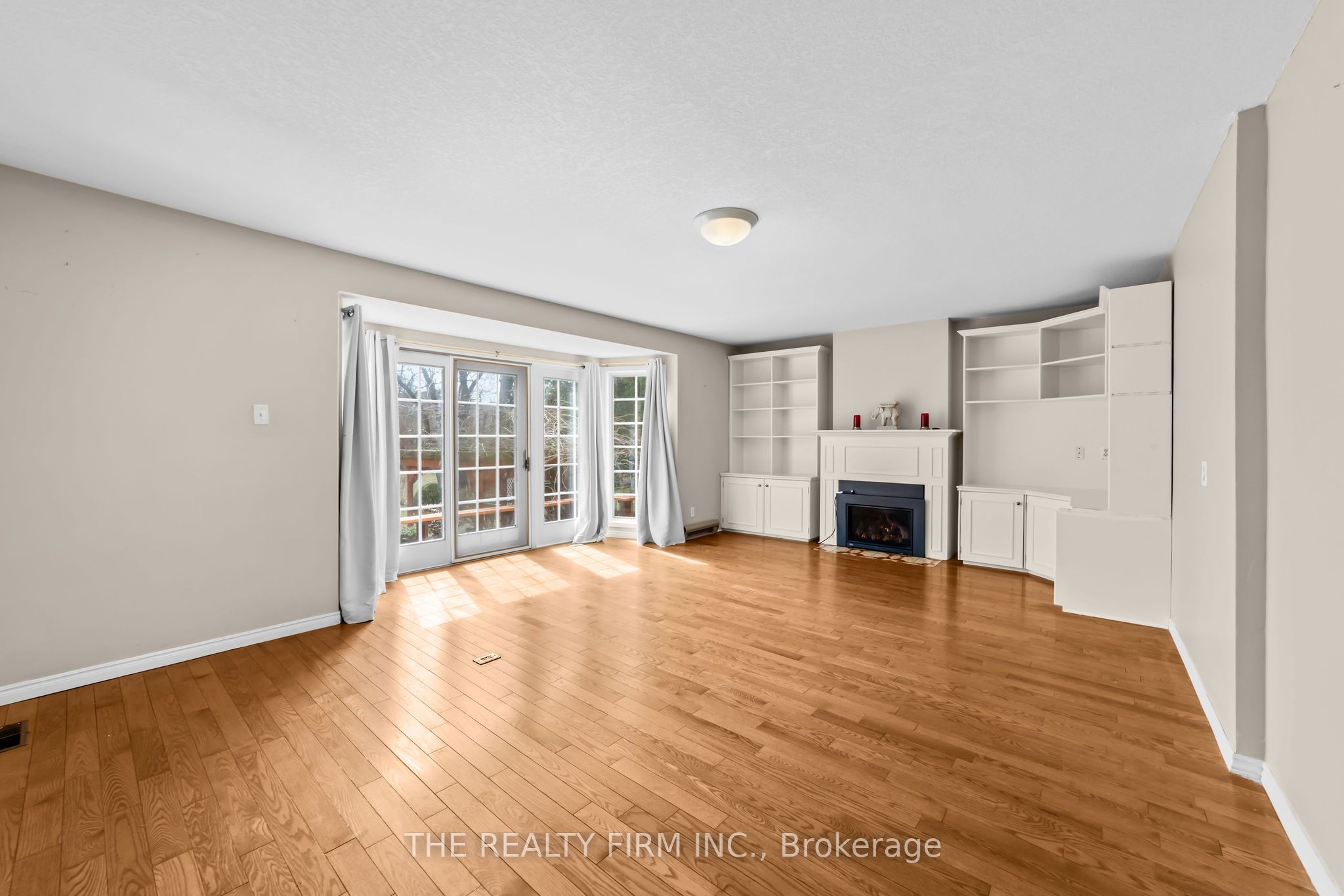 15 Mayfair Drive Property Photo 23