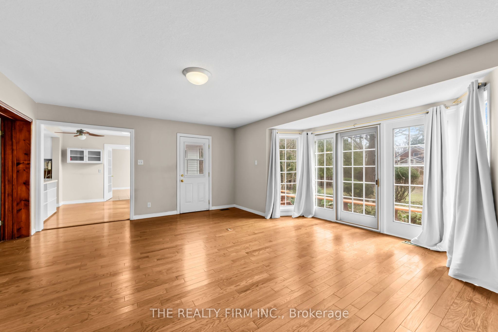 15 Mayfair Drive Property Photo 24