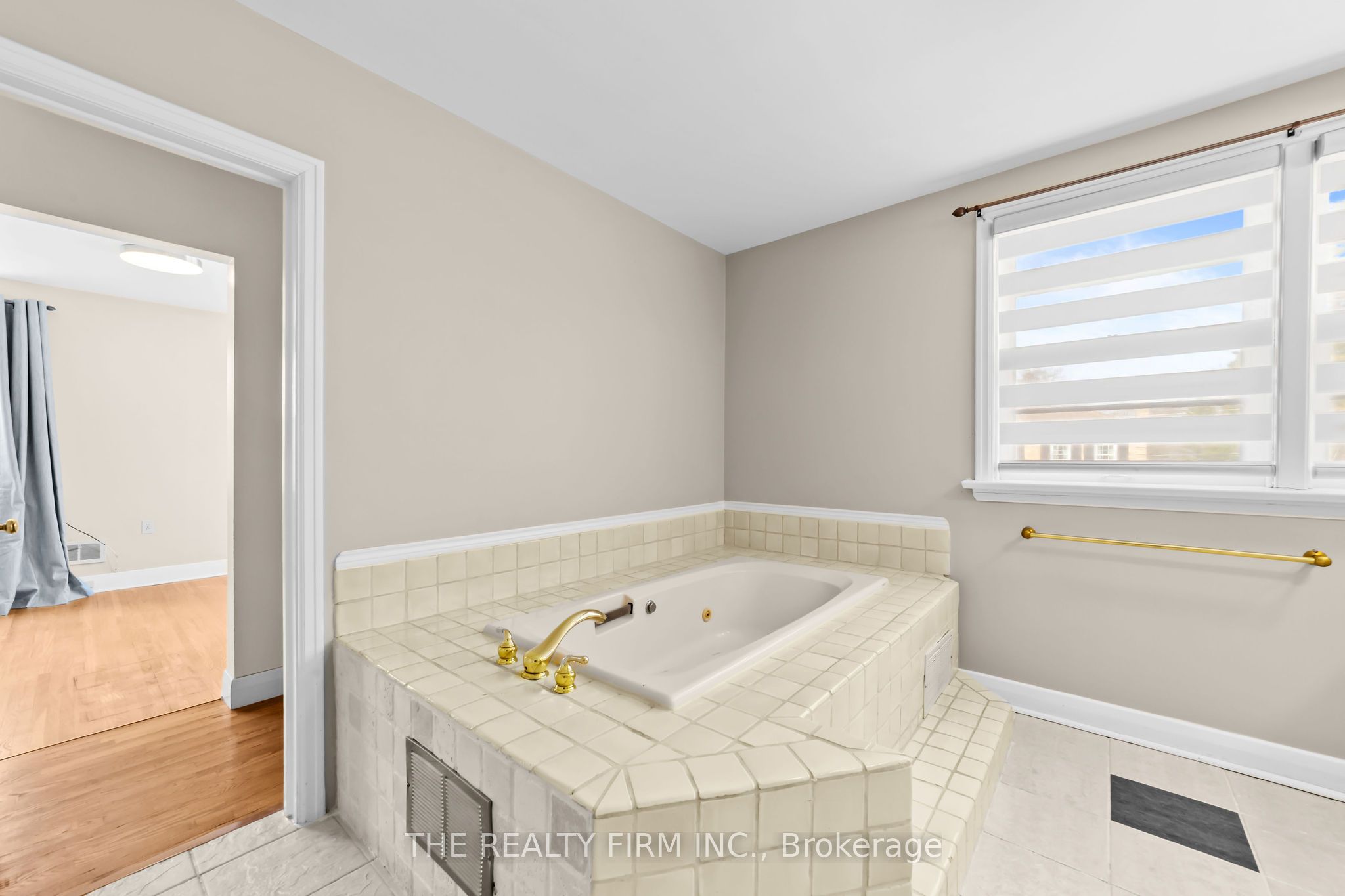15 Mayfair Drive Property Photo 35