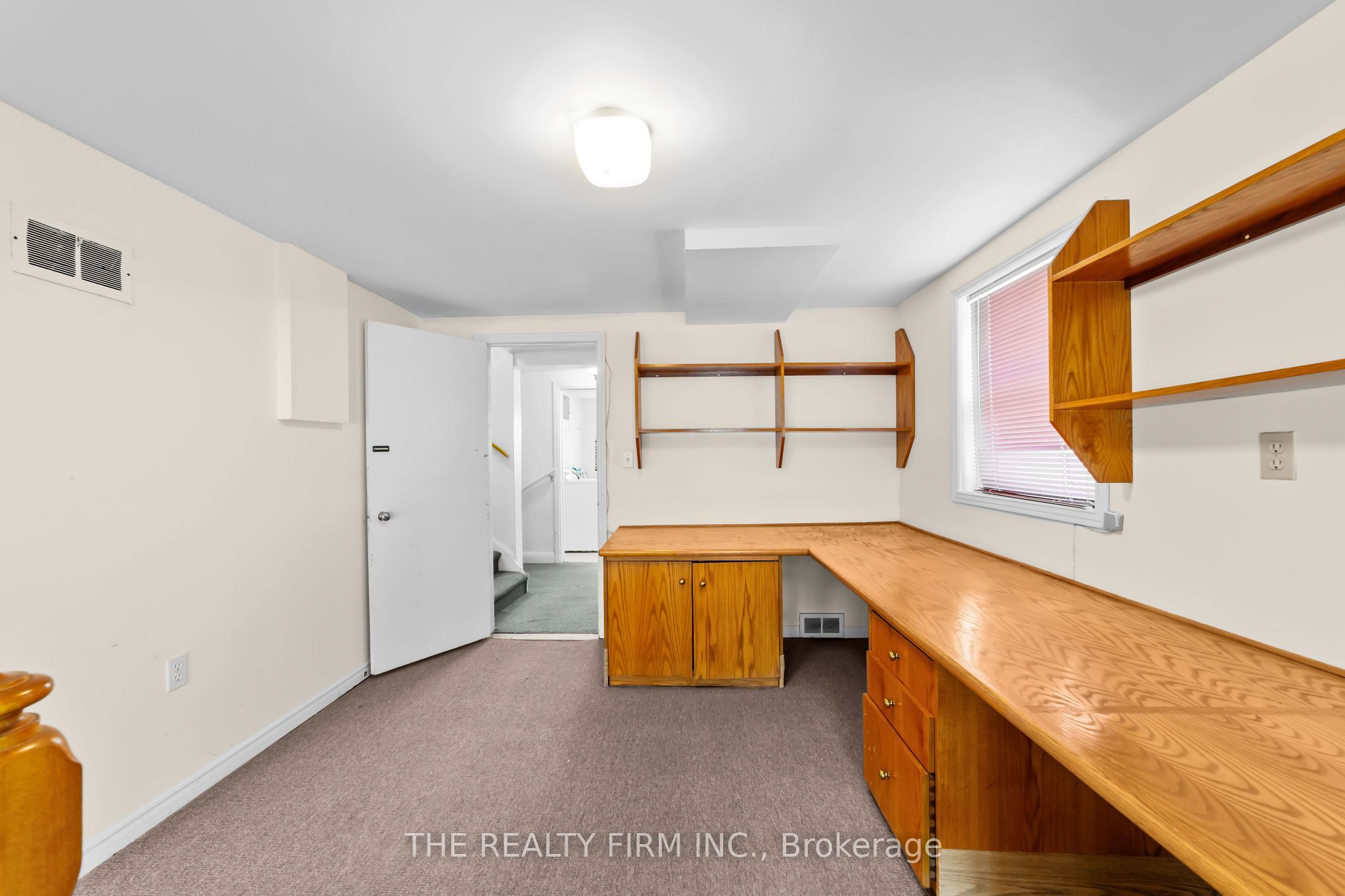 15 Mayfair Drive Property Photo 42