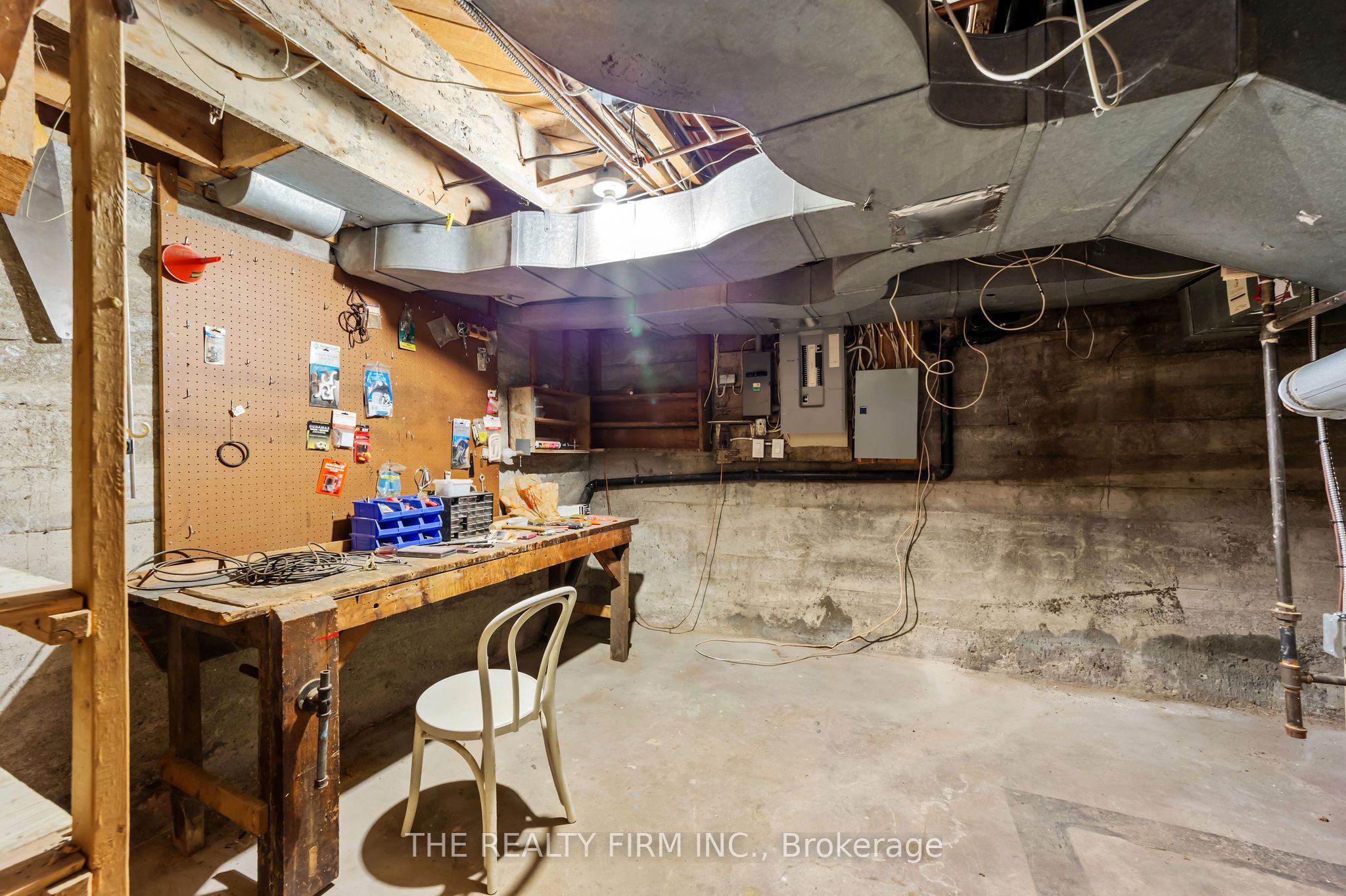 15 Mayfair Drive Property Photo 48