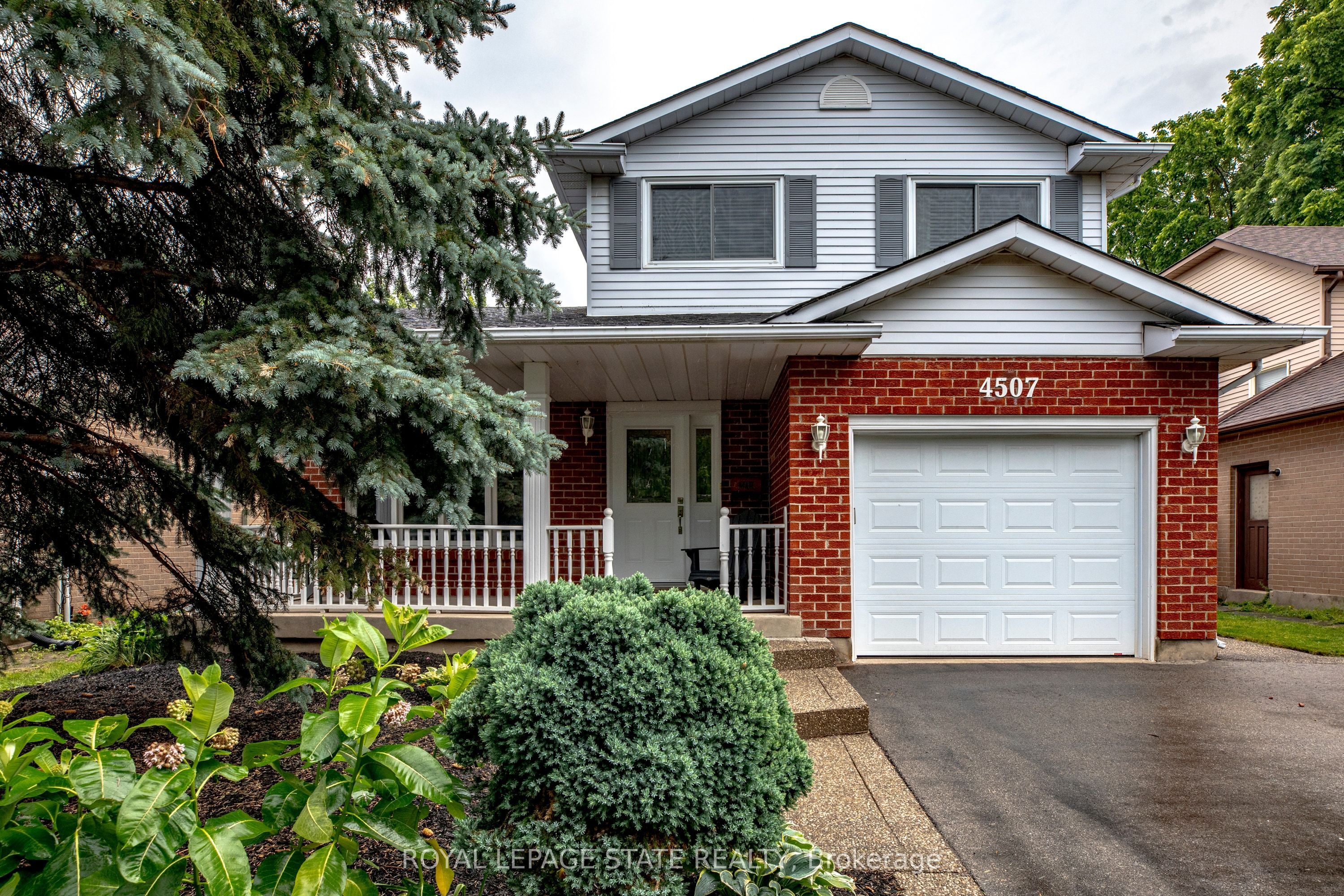 4507 Ivy Gardens Crescent Property Photo 1