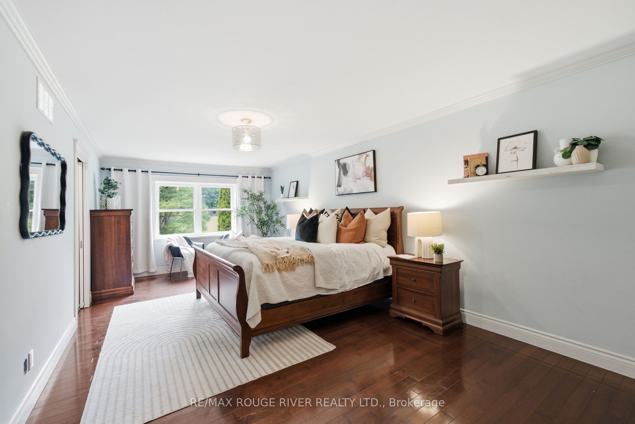 9866 Ellis Road Property Photo 18