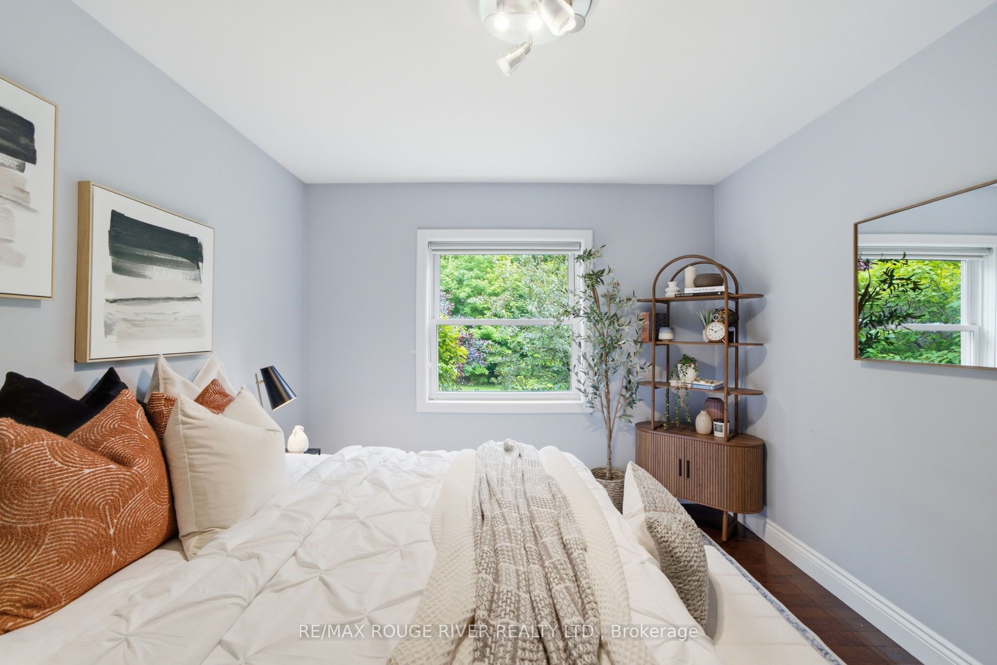 9866 Ellis Road Property Photo 25